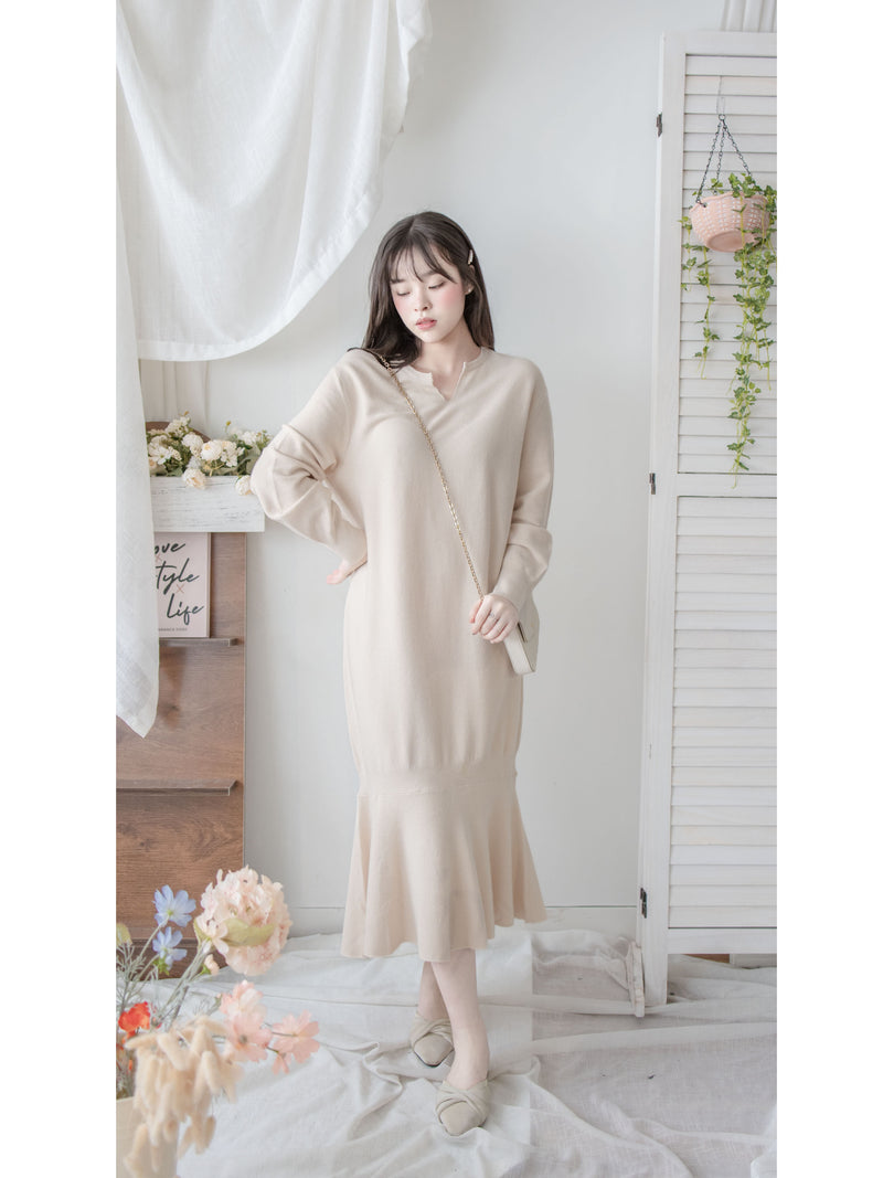 Knit Fishtail Dress 圓V領寬鬆裙身顯瘦魚尾針織連身裙/ DS1005