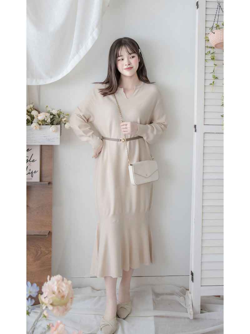 Knit Fishtail Dress 圓V領寬鬆裙身顯瘦魚尾針織連身裙/ DS1005