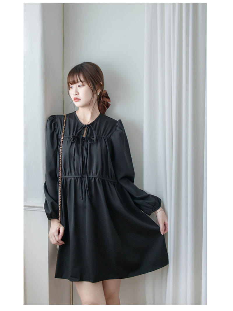 Ribbon Dress 蝴蝶綁帶設計隨性膝上連身裙/ DS1013