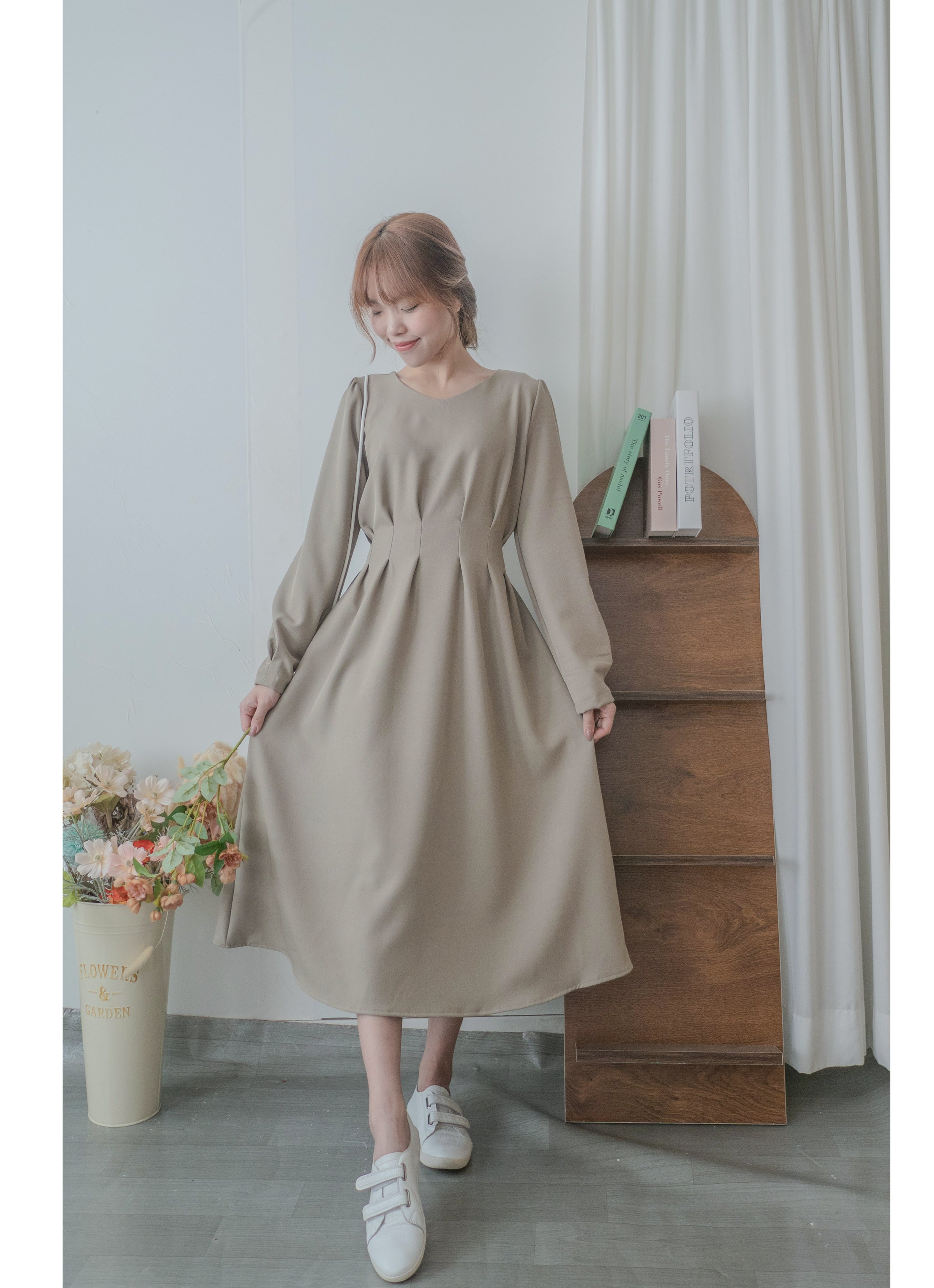 【現貨限量回歸 beige ONLY】Pleated Waist Dress 腰間車褶極顯瘦連身裙/ DS9667