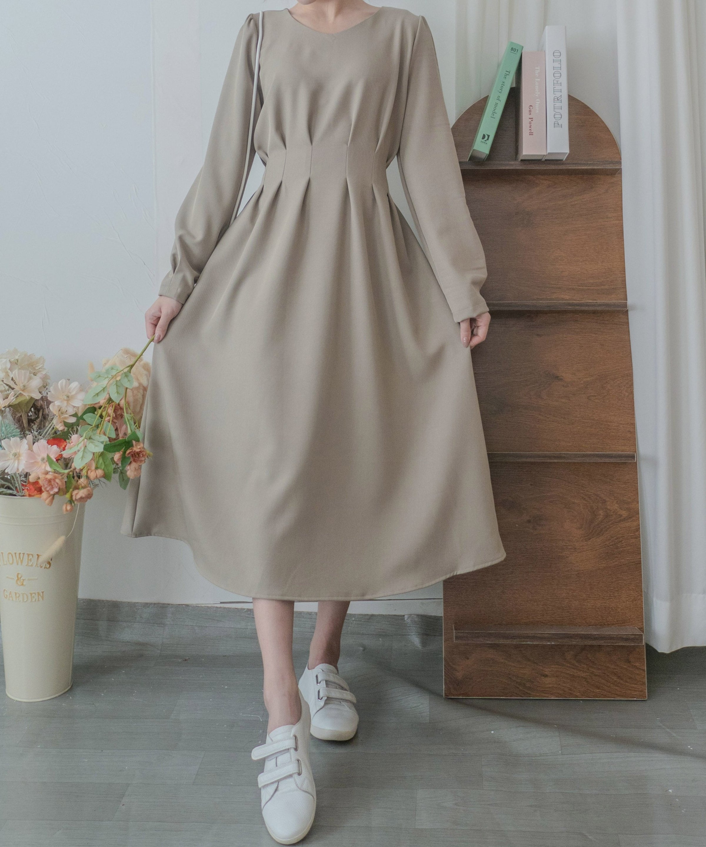 【現貨限量回歸 beige ONLY】Pleated Waist Dress 腰間車褶極顯瘦連身裙/ DS9667