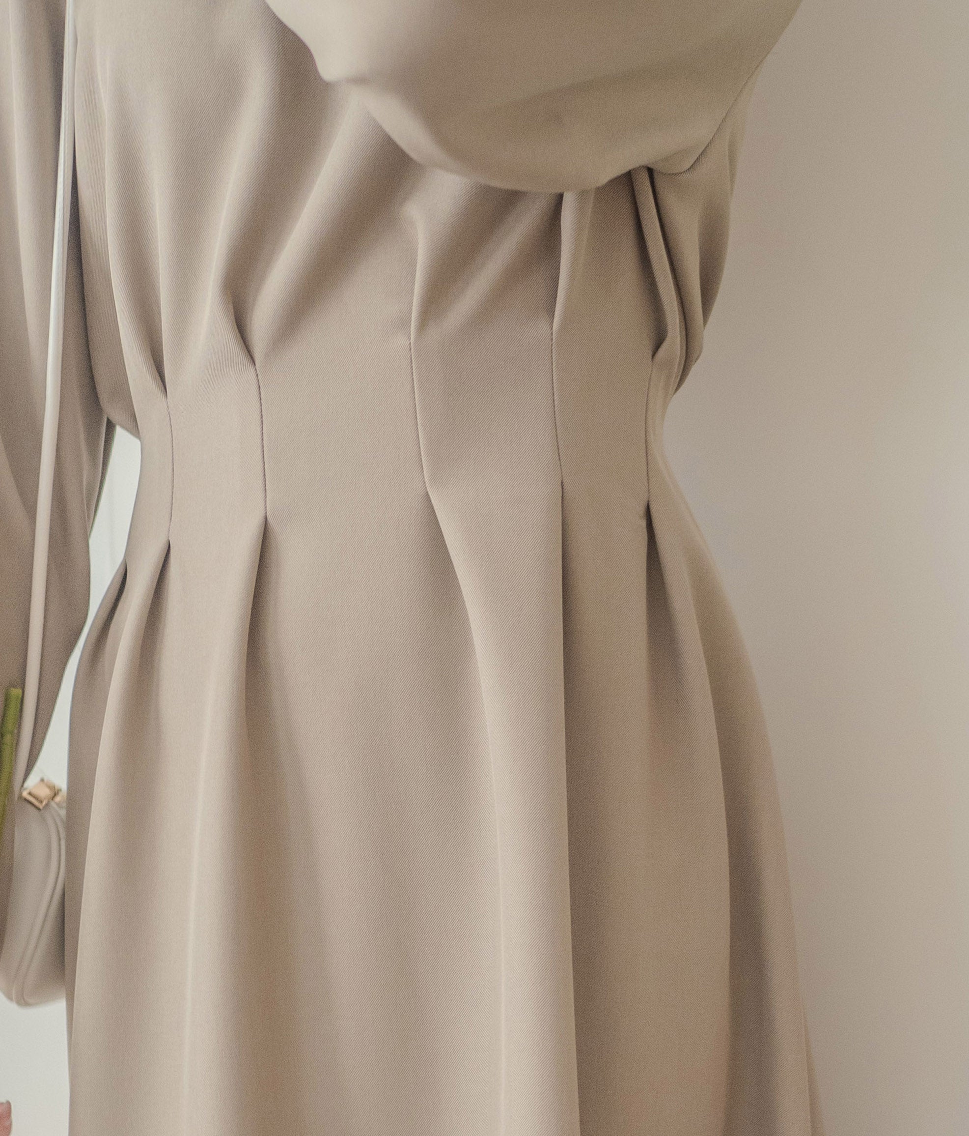 【現貨限量回歸 beige ONLY】Pleated Waist Dress 腰間車褶極顯瘦連身裙/ DS9667