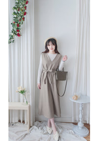 [限量現貨回歸]  Vest Belt Dress 防皺V領中間修飾線修腰背心裙/ DS9665