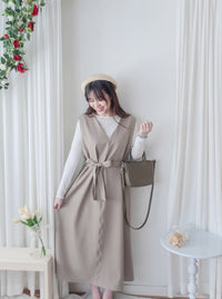[限量現貨回歸]  Vest Belt Dress 防皺V領中間修飾線修腰背心裙/ DS9665