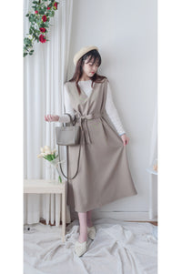 [限量現貨回歸]  Vest Belt Dress 防皺V領中間修飾線修腰背心裙/ DS9665
