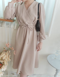 [限量現貨回歸]  Only Alice Dress 疊領日常優雅顯瘦弧腰線修腰連身裙/ DS9704