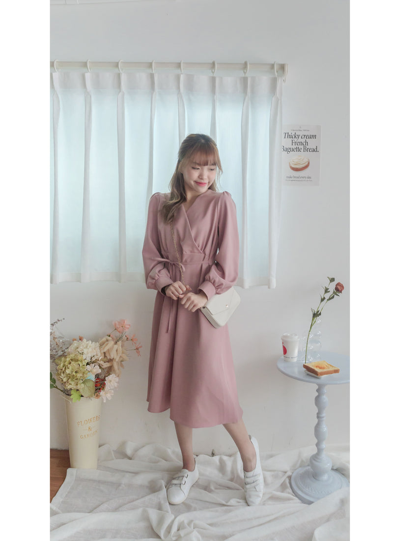 [限量現貨回歸]  Only Alice Dress 疊領日常優雅顯瘦弧腰線修腰連身裙/ DS9704