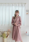 [限量現貨回歸]  Only Alice Dress 疊領日常優雅顯瘦弧腰線修腰連身裙/ DS9704