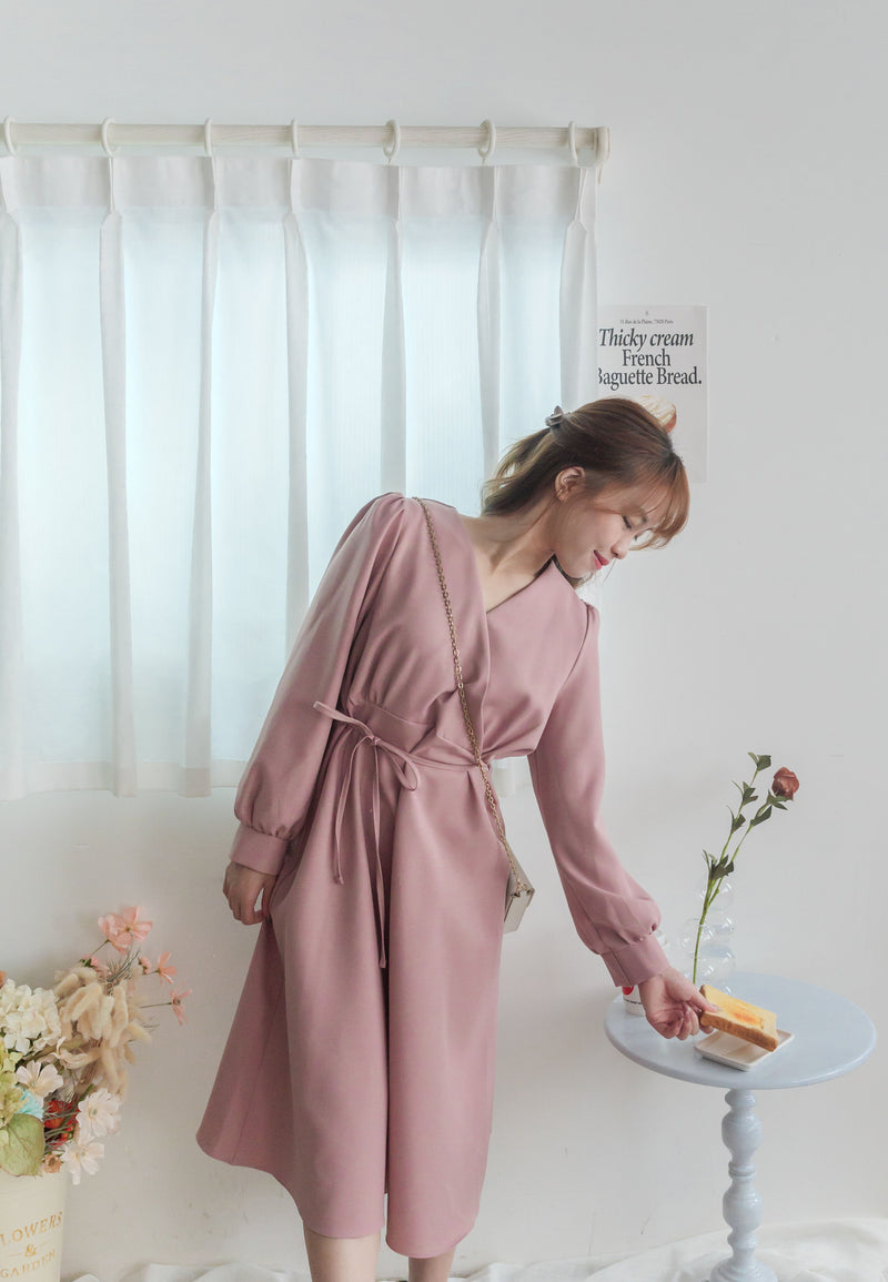 [限量現貨回歸]  Only Alice Dress 疊領日常優雅顯瘦弧腰線修腰連身裙/ DS9704