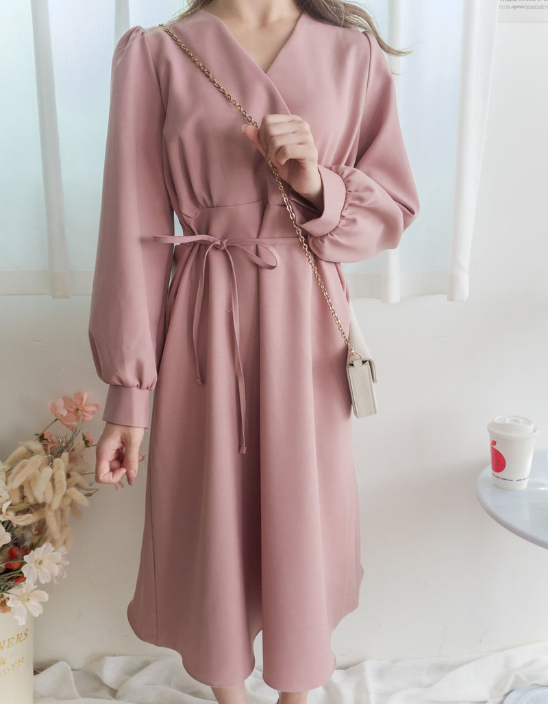 [限量現貨回歸]  Only Alice Dress 疊領日常優雅顯瘦弧腰線修腰連身裙/ DS9704