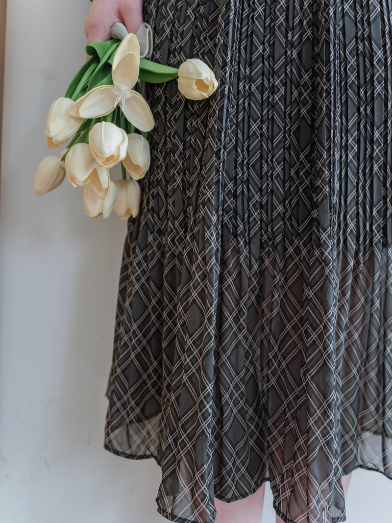(限定熱賣重開❗) Rhombus Chiffon Dress 菱格雙百褶側束腰顯瘦連身裙/ DS9797 (pre-order 2月13日截單)