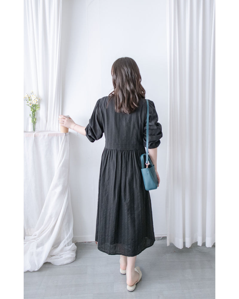 French Dress 織紋直條通花舒適連身裙/ DS1027