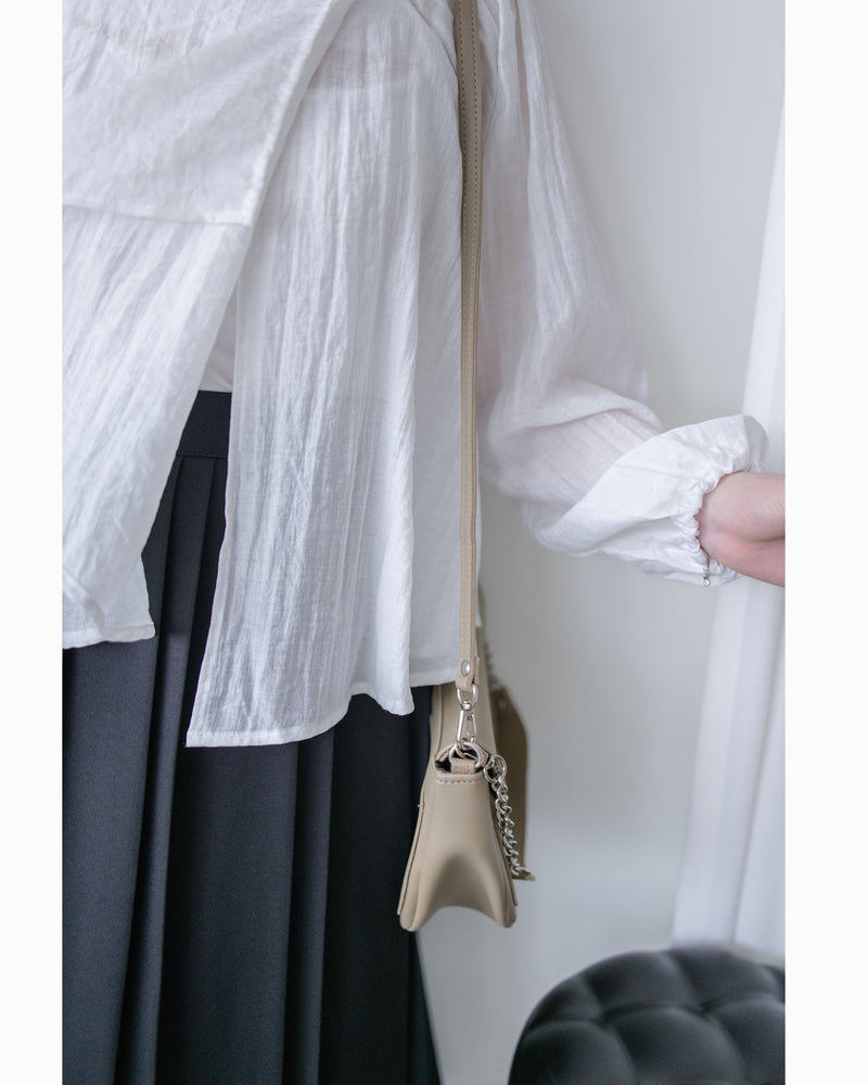 Chiffon Blouse 方領不規則衣身飄逸上衣/ BU9124