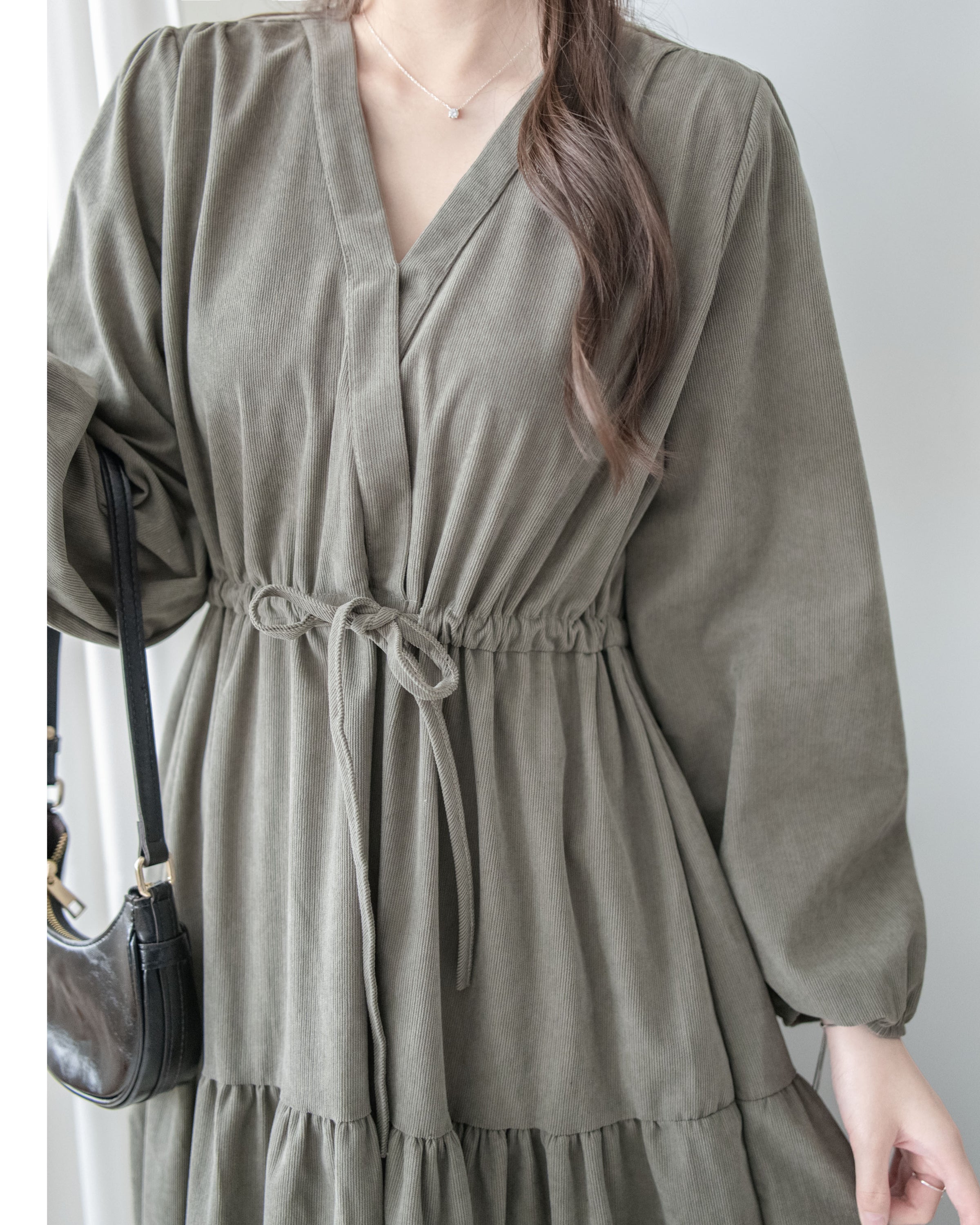 Sophie Dress 柔軟擋風燈芯絨V領連身裙/ DS1031