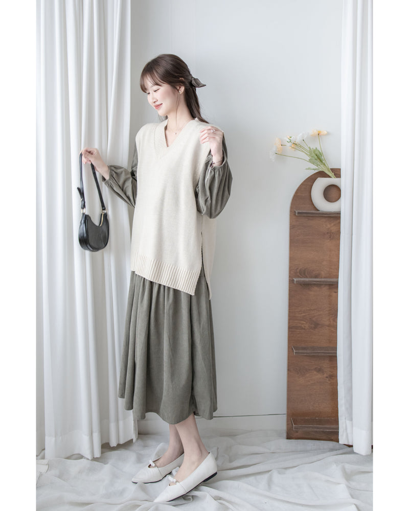 Ivory Vest 百搭垂感肩線V領針織背心 / KT8185