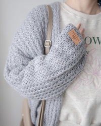 Embroidery Lily Top  花朵刺繡印花衛衣/ TP9196