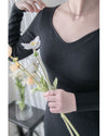 Knit Black Dress 弧形V領顯瘦彈性小黑裙/ DS1021