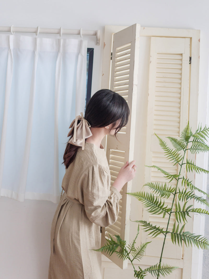 Beige Dress 百搭素雅左右開叉配銀釦腰帶連身裙/ DS9804