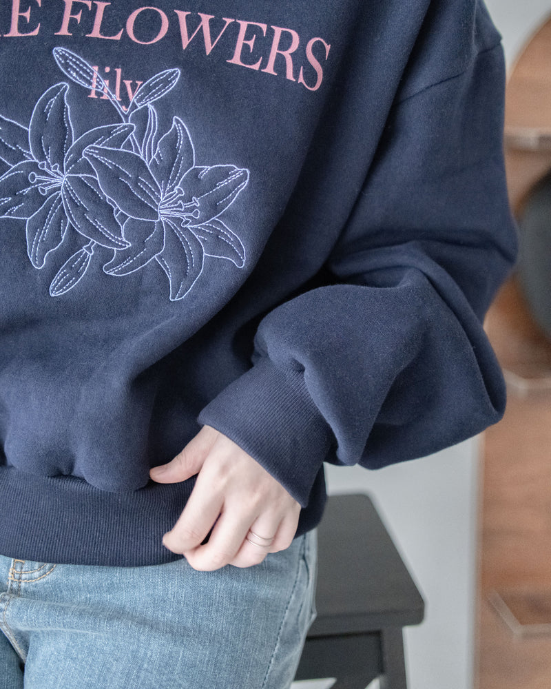 Embroidery Lily Top  花朵刺繡印花衛衣/ TP9196