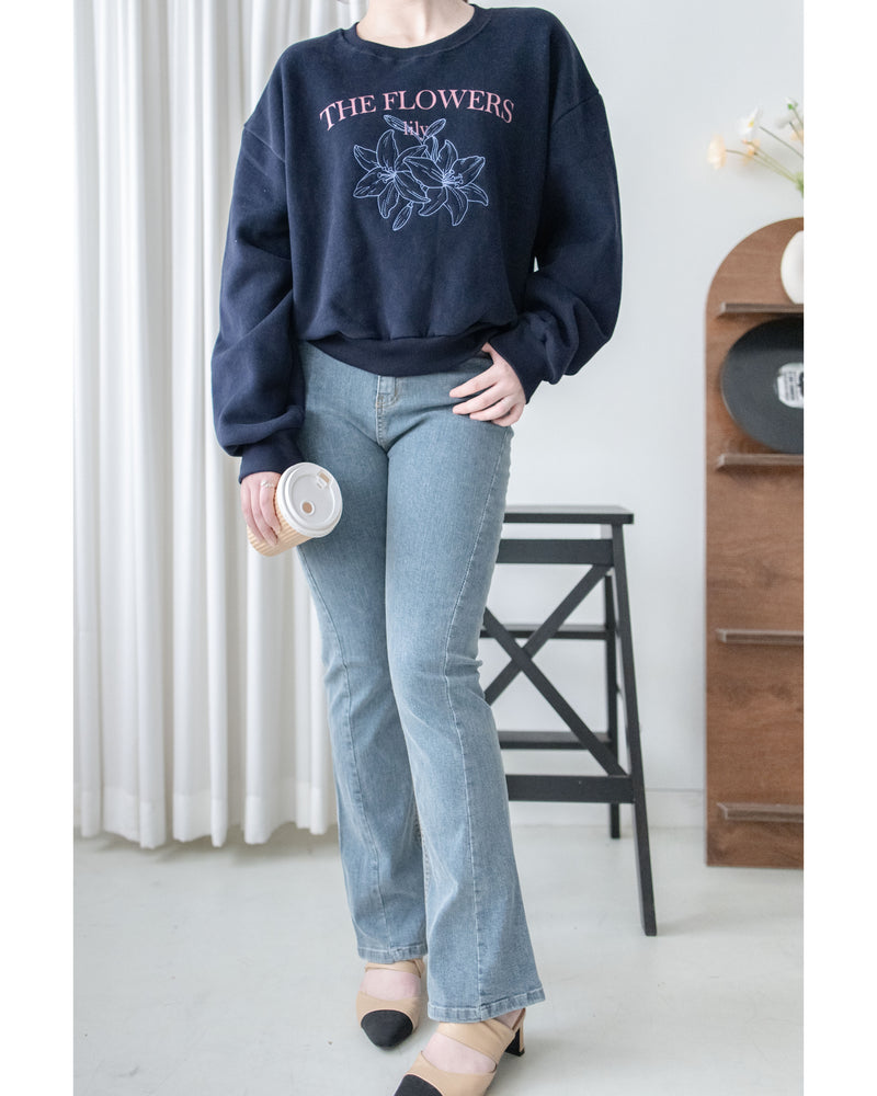 Embroidery Lily Top  花朵刺繡印花衛衣/ TP9196