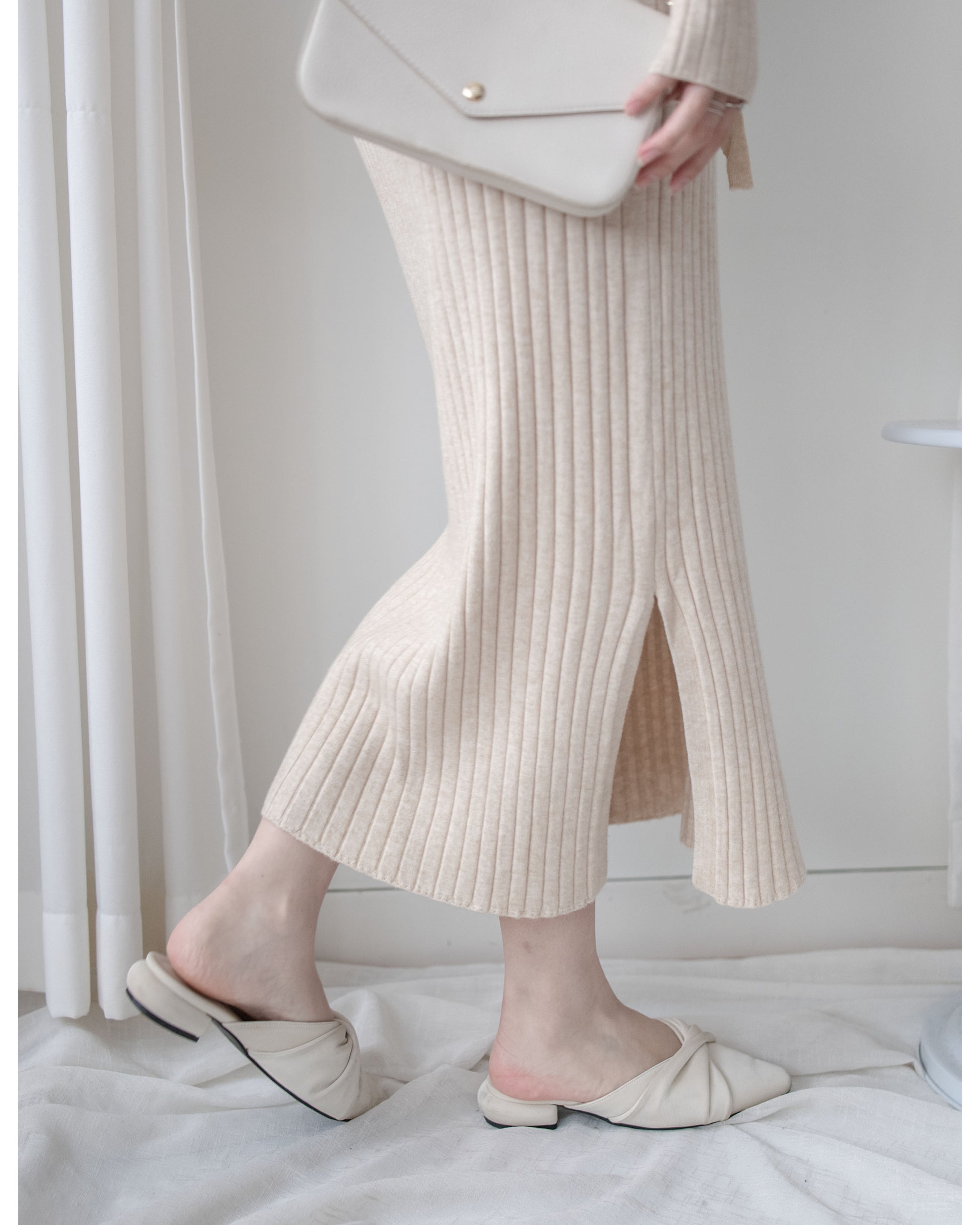 Vest Neck Dress V領側開叉彈性針織裙/ DS1034