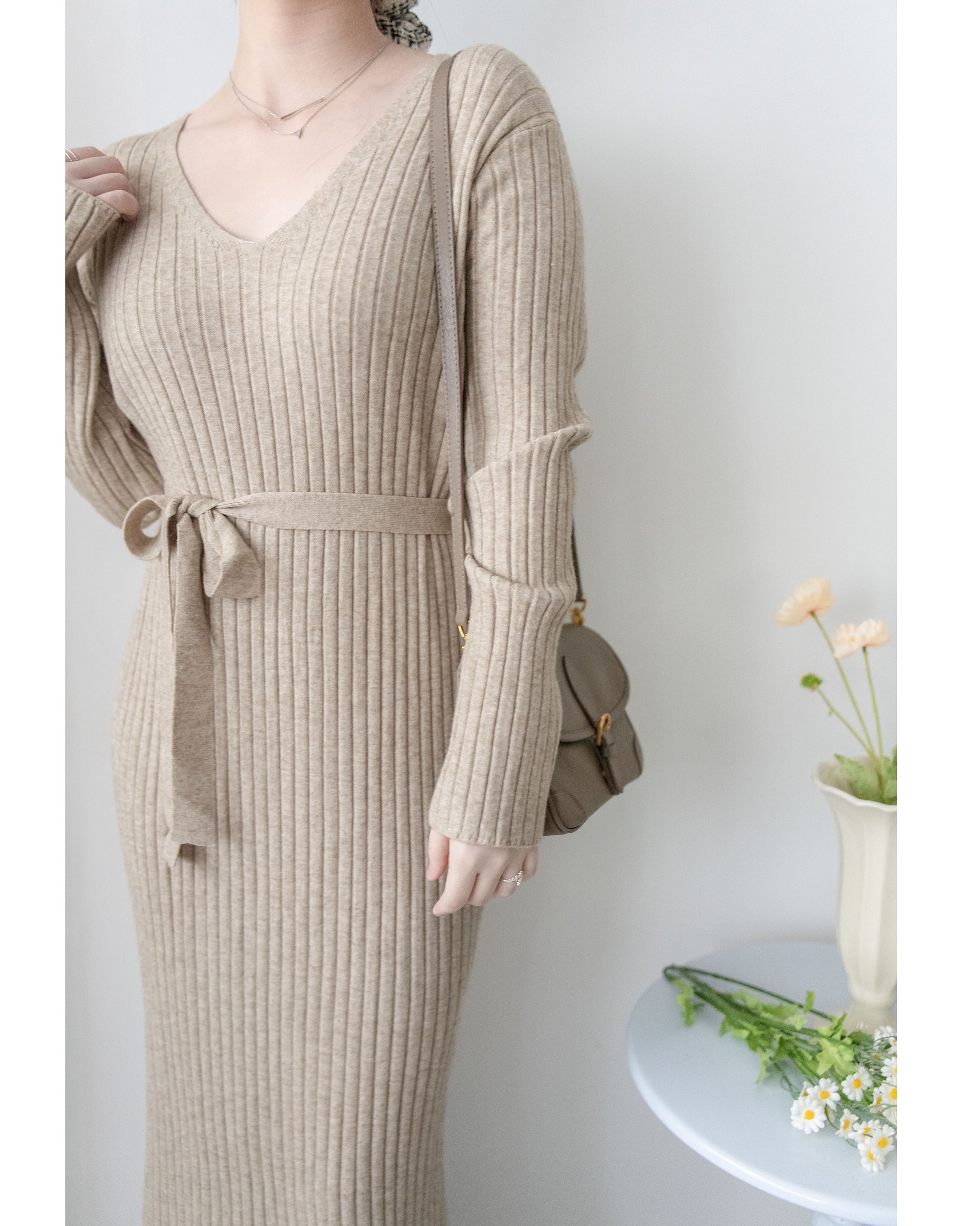 Vest Neck Dress V領側開叉彈性針織裙/ DS1034