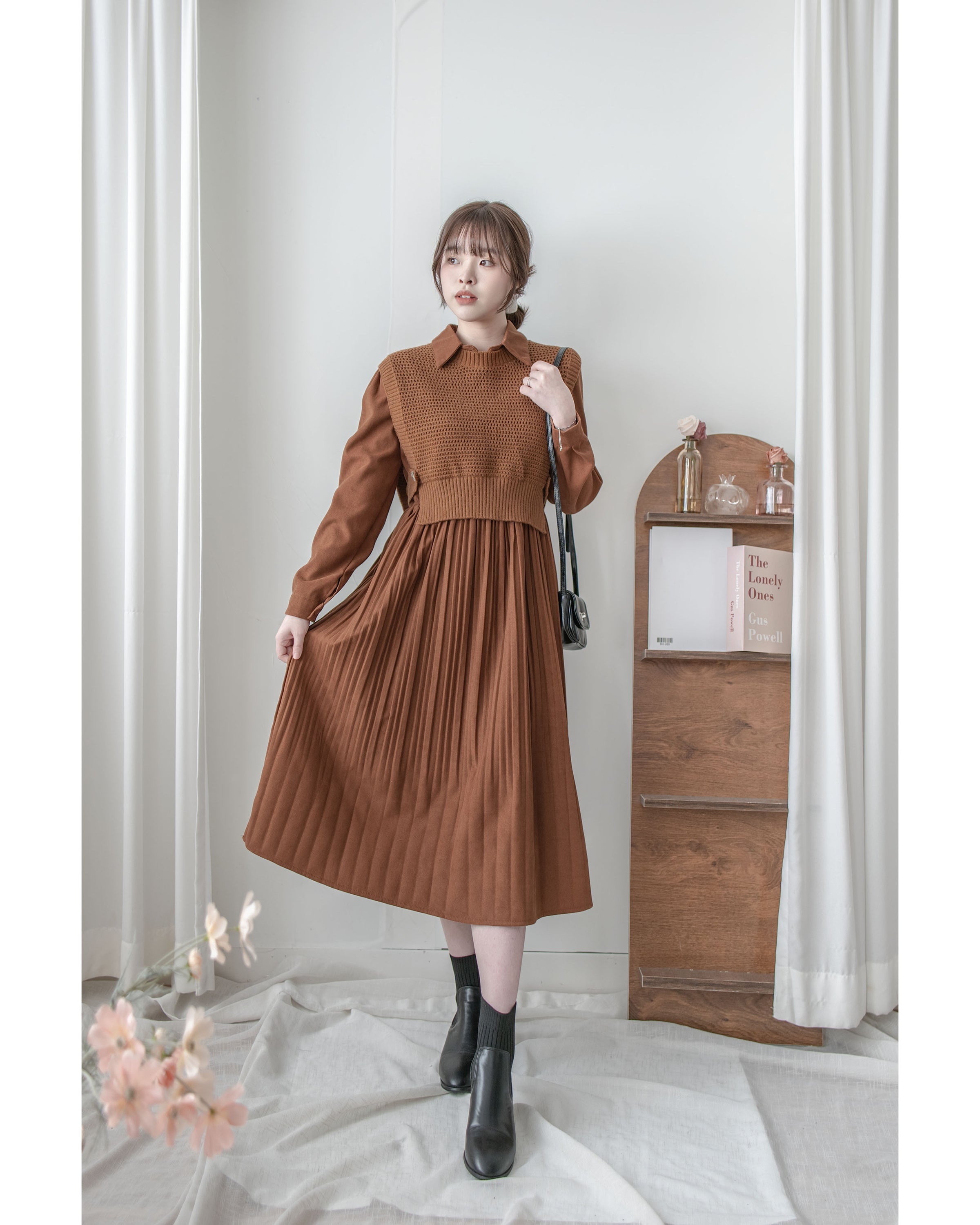 Brown Set 焦糖色側鈕扣針織背心百褶裙襬套裝/ SE8099