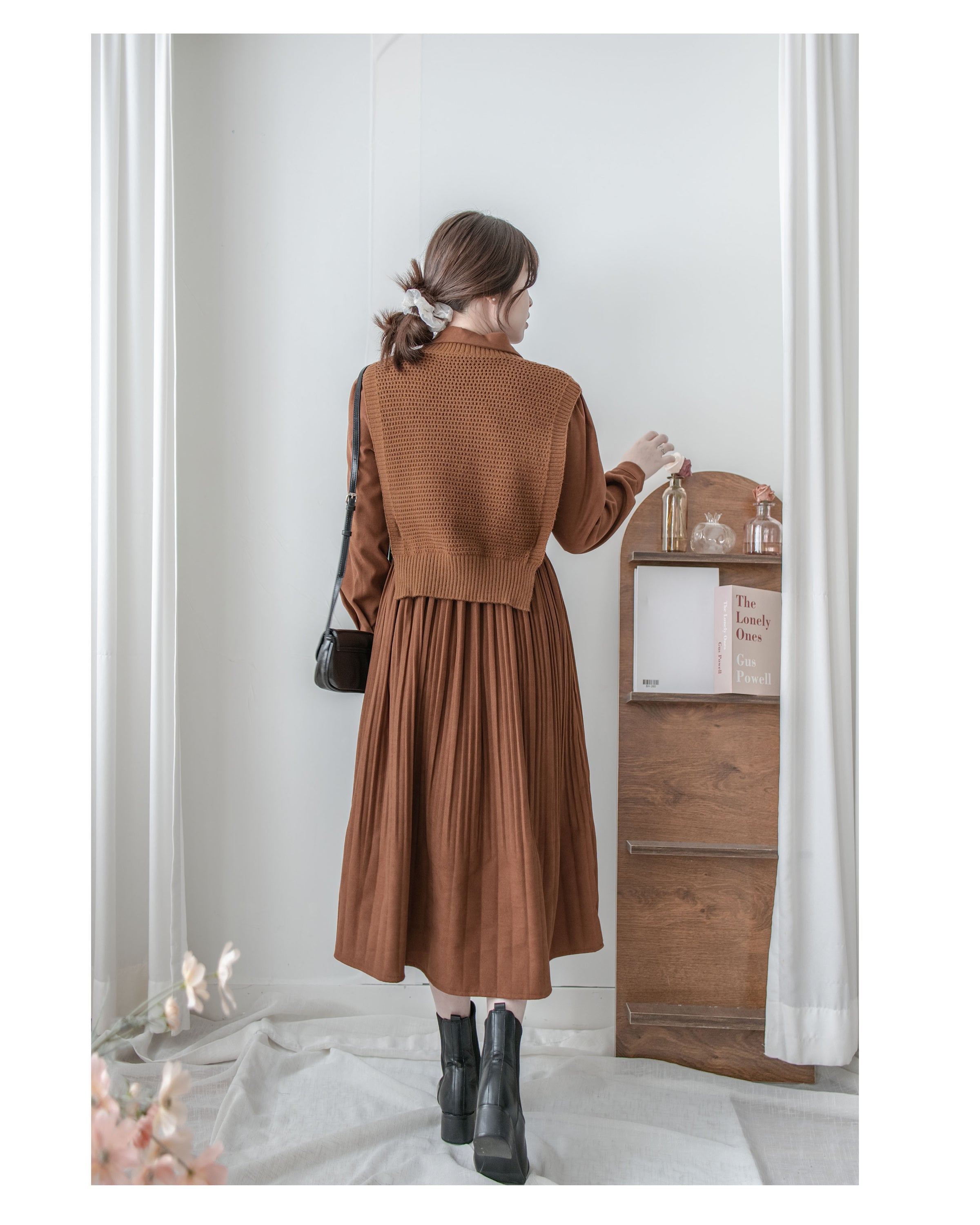 Brown Set 焦糖色側鈕扣針織背心百褶裙襬套裝/ SE8099