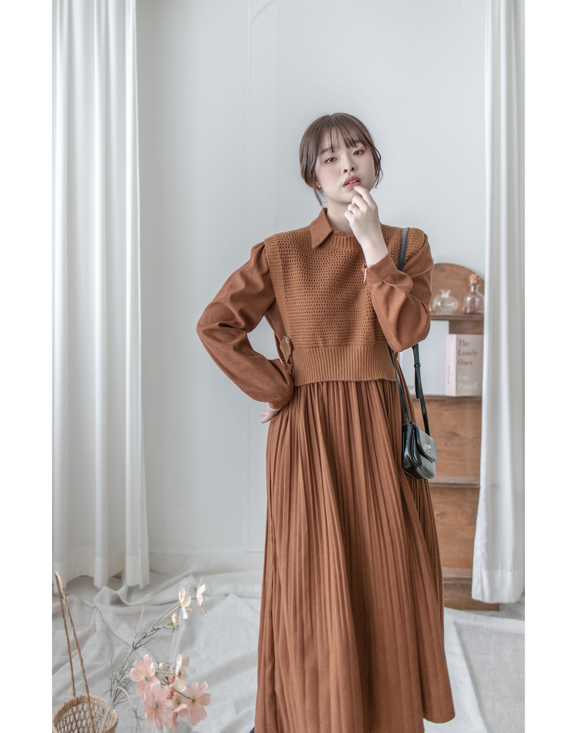 Brown Set 焦糖色側鈕扣針織背心百褶裙襬套裝/ SE8099