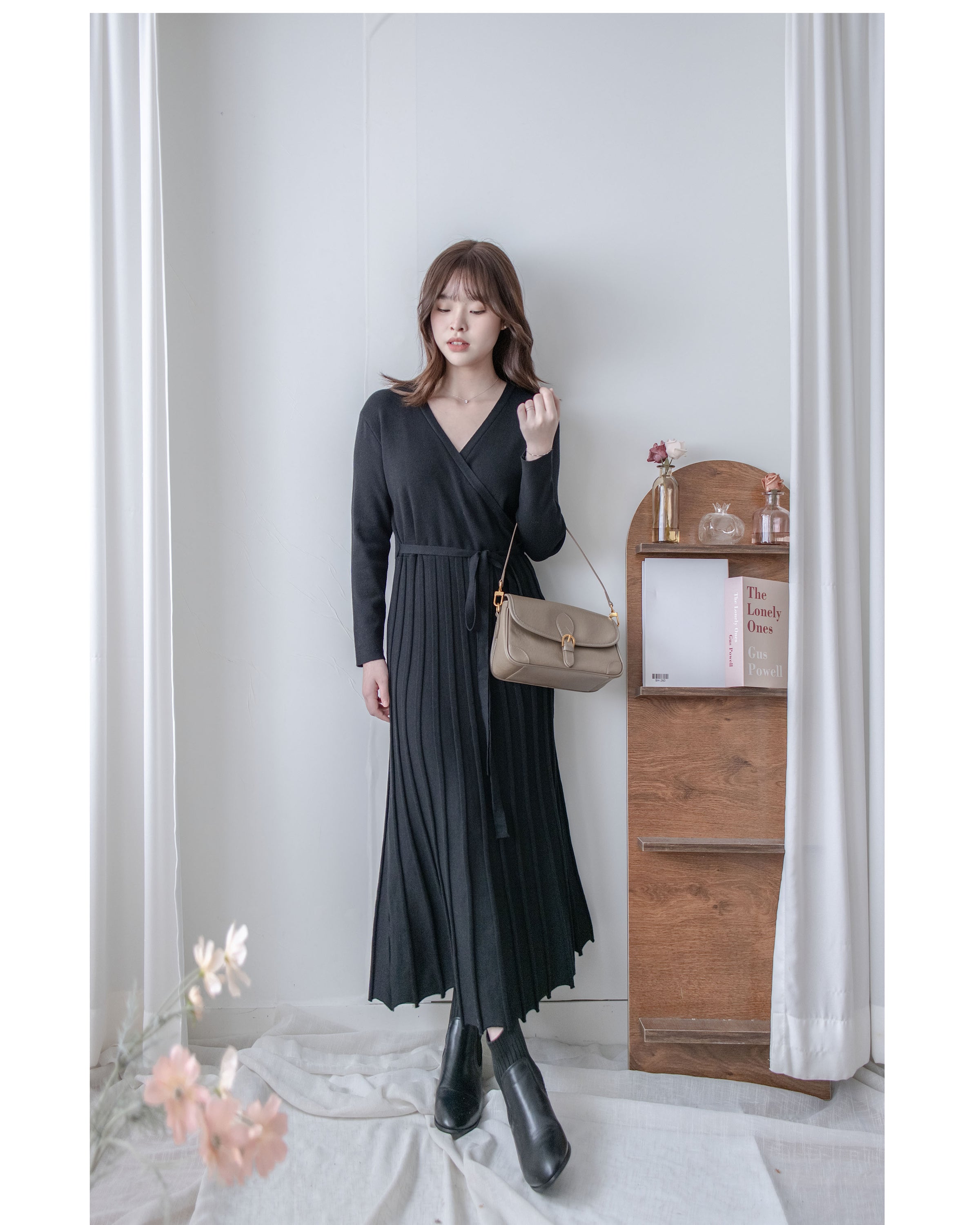 Wrap Dress 疊V領立體線條針織裙擺彈性連身裙/ DS1049