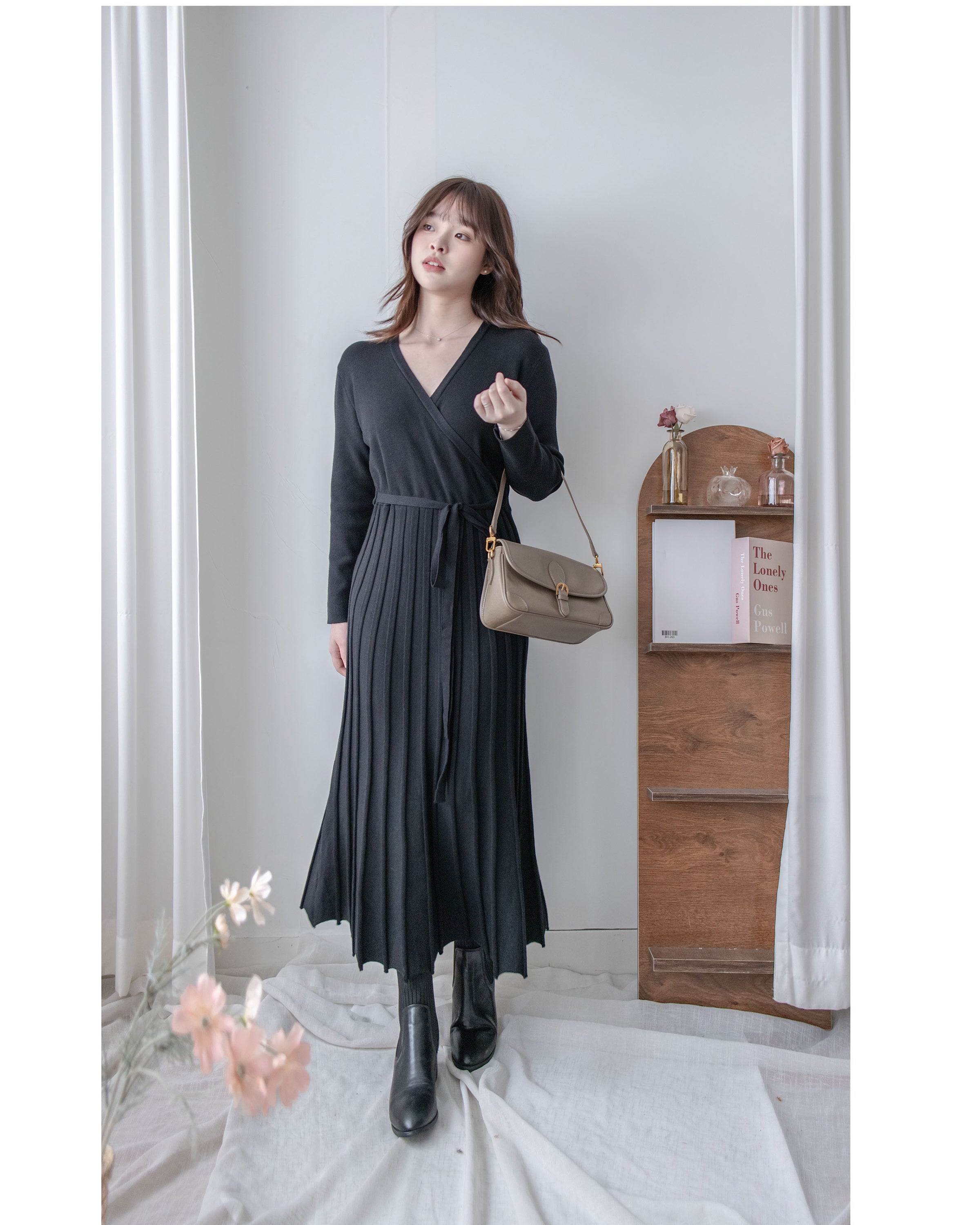 Wrap Dress 疊V領立體線條針織裙擺彈性連身裙/ DS1049