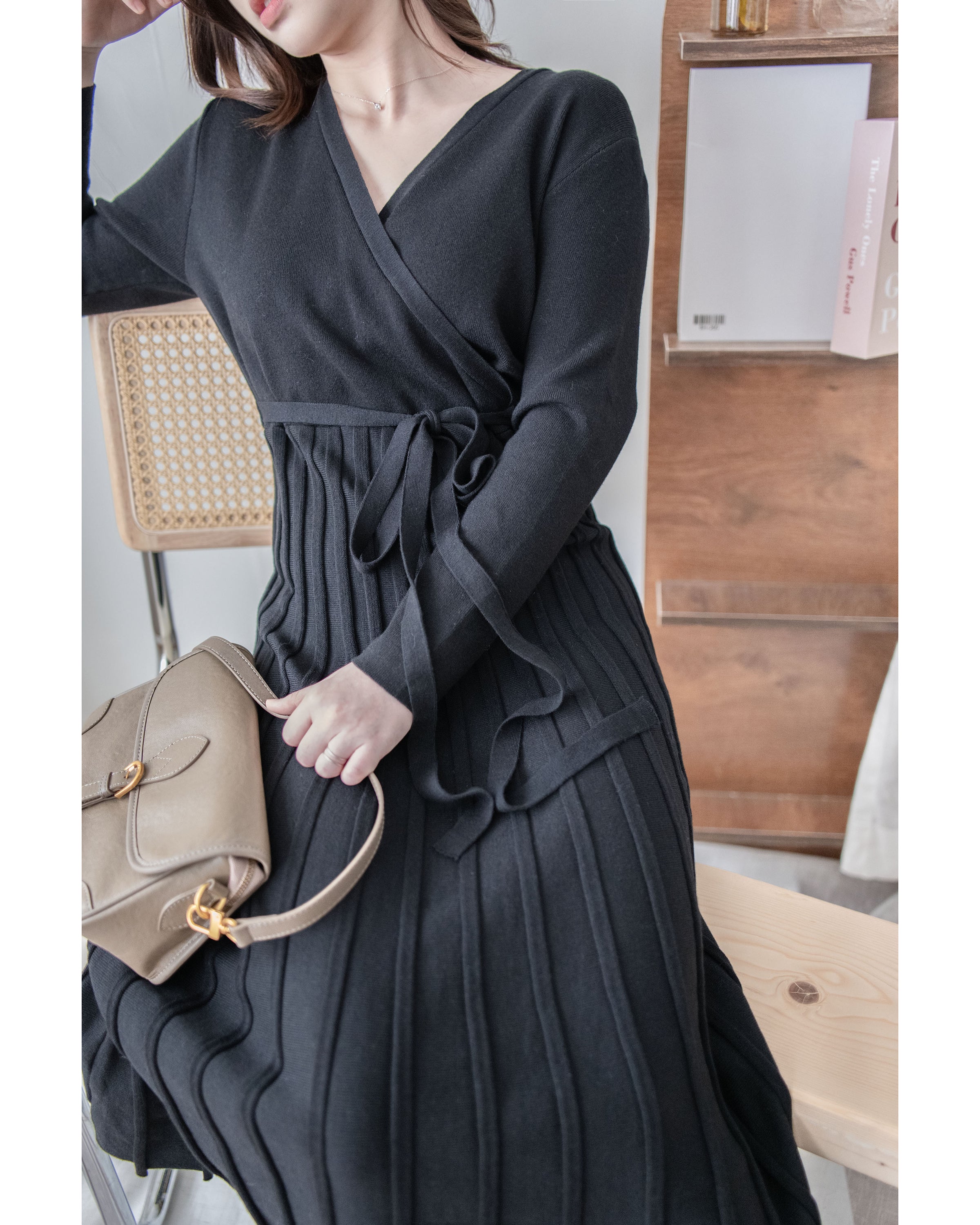 Wrap Dress 疊V領立體線條針織裙擺彈性連身裙/ DS1049