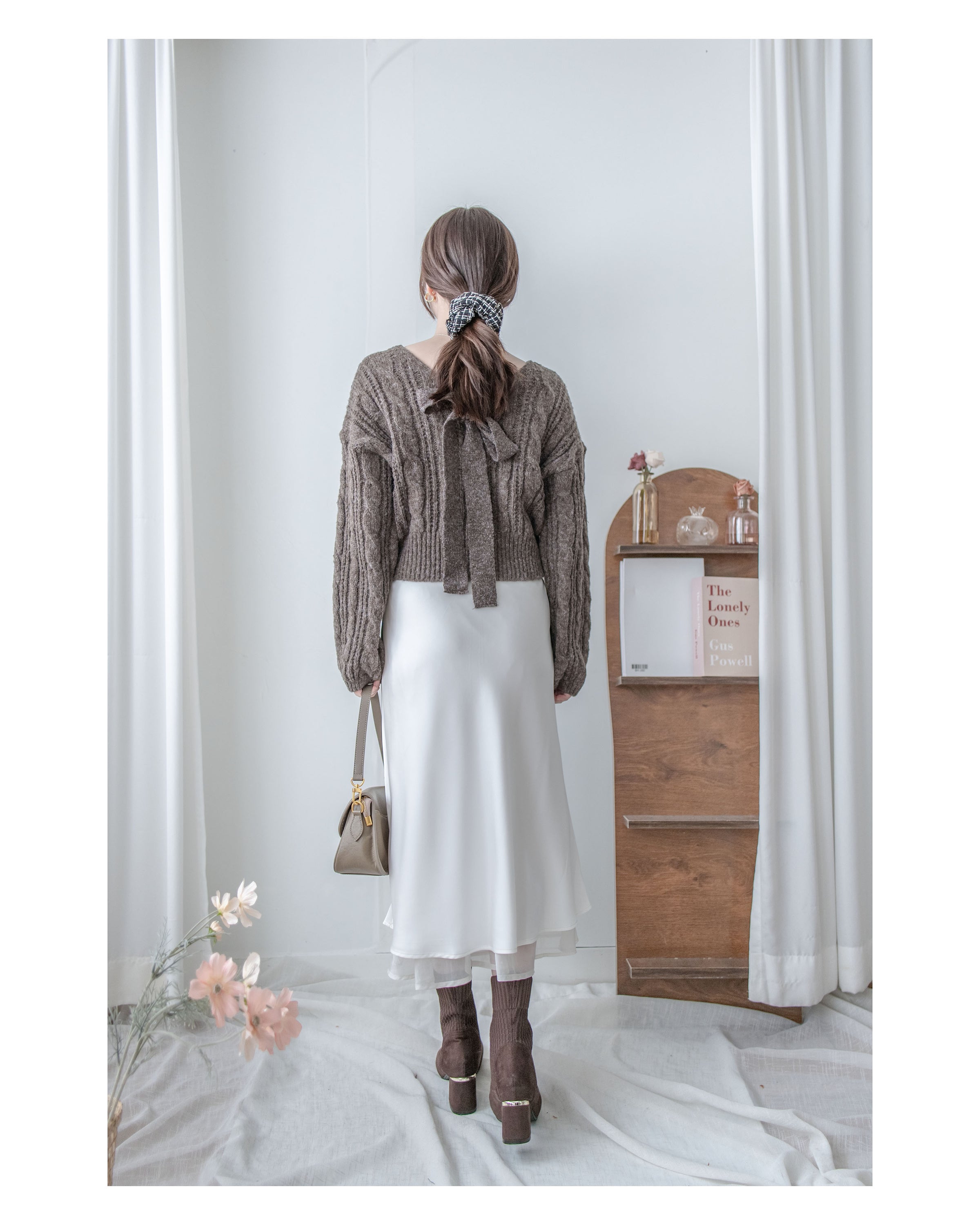 Ribbon Square Knit Top 前後兩穿蝴蝶裝飾針織上衣/ KT8191