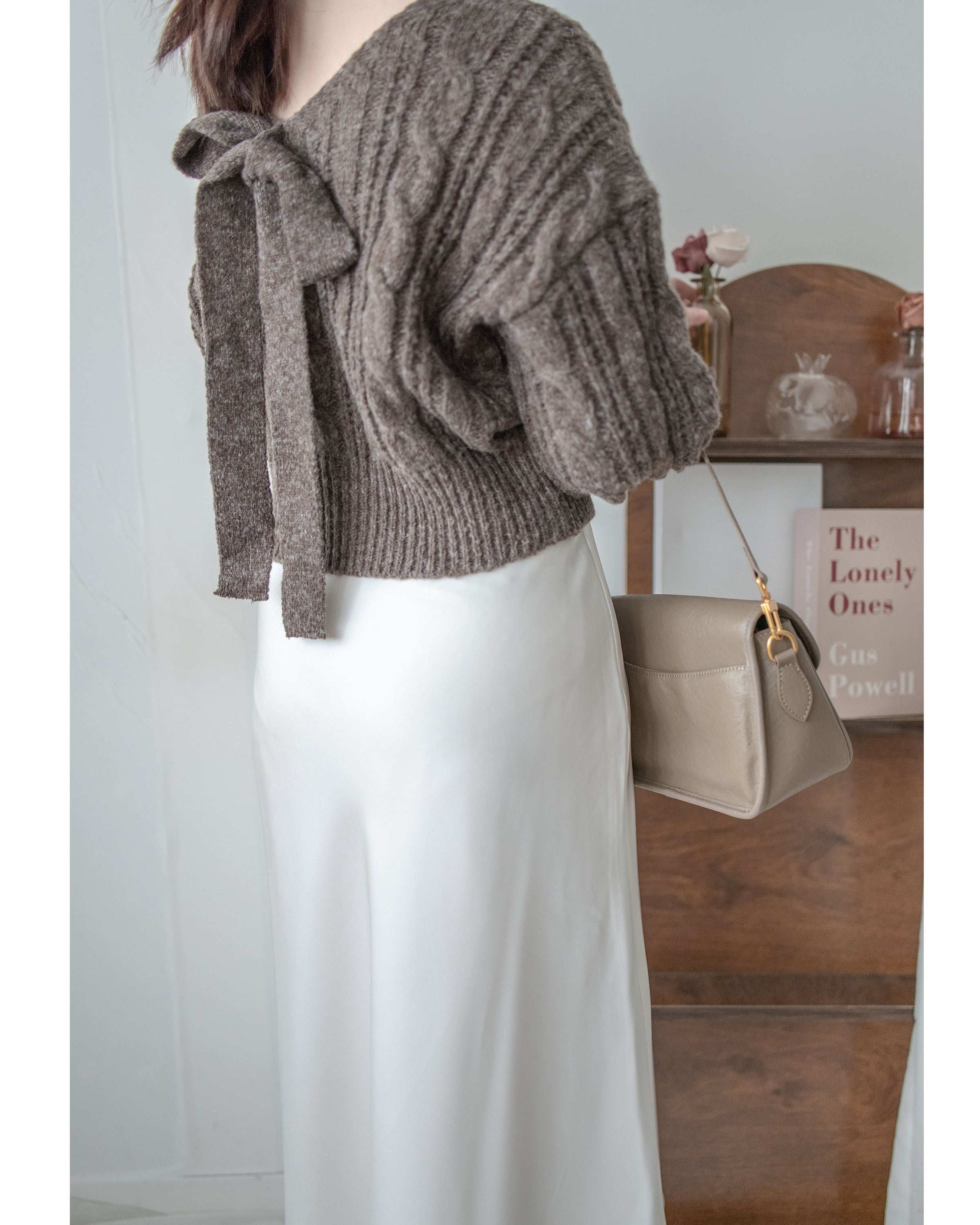 Ribbon Square Knit Top 前後兩穿蝴蝶裝飾針織上衣/ KT8191