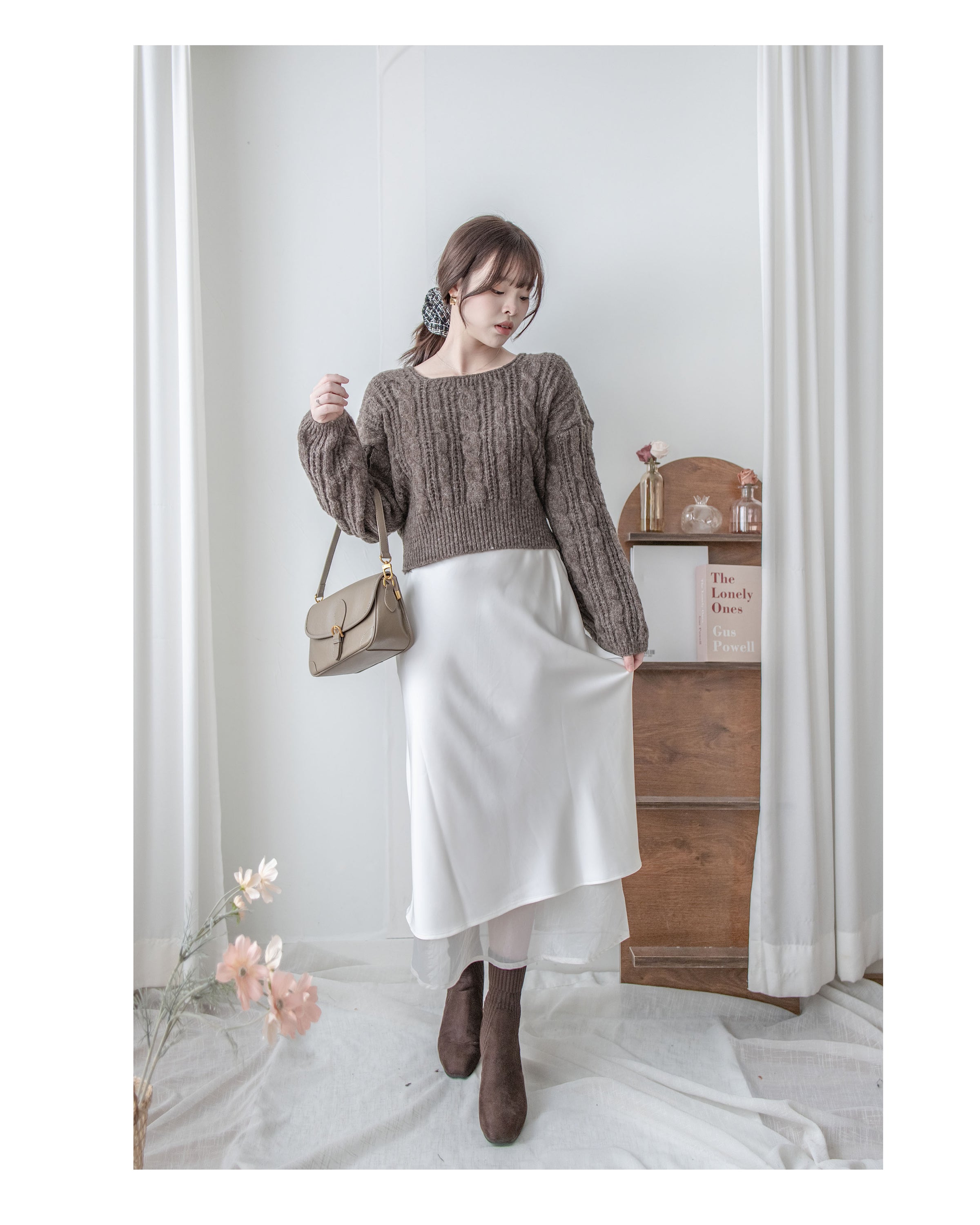 Ribbon Square Knit Top 前後兩穿蝴蝶裝飾針織上衣/ KT8191