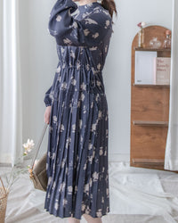Misty Blue Floral Dress 霧藍白色花瓣舒適高雅連身裙/ DS1044