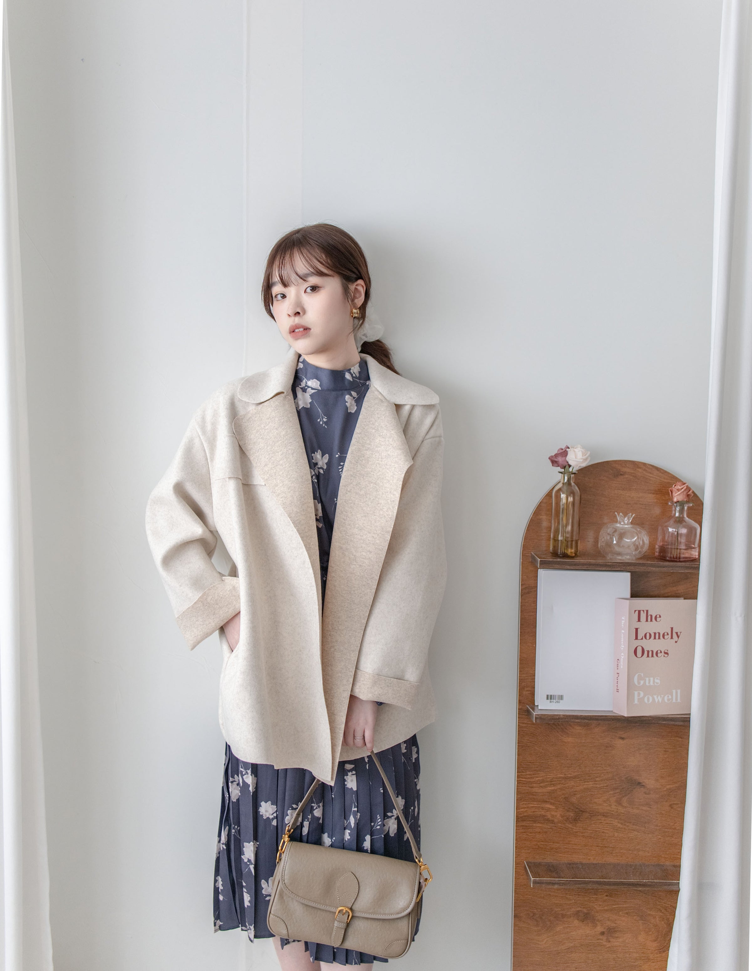 【intent X Korea label】 Oatmeal Ivory 優雅翻領蝴蝶修腰短大衣, Coat/ JK8112