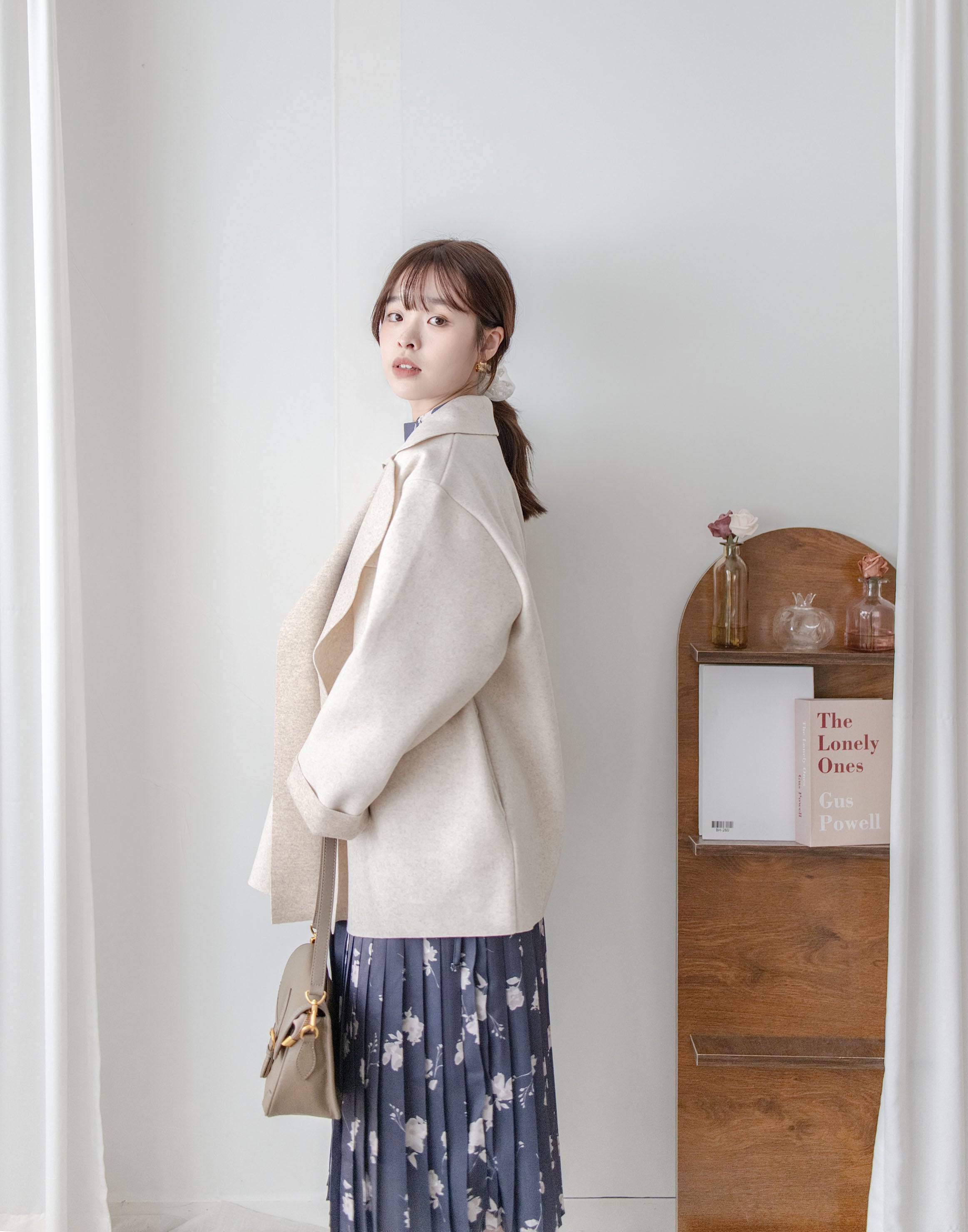 【intent X Korea label】 Oatmeal Ivory 優雅翻領蝴蝶修腰短大衣, Coat/ JK8112