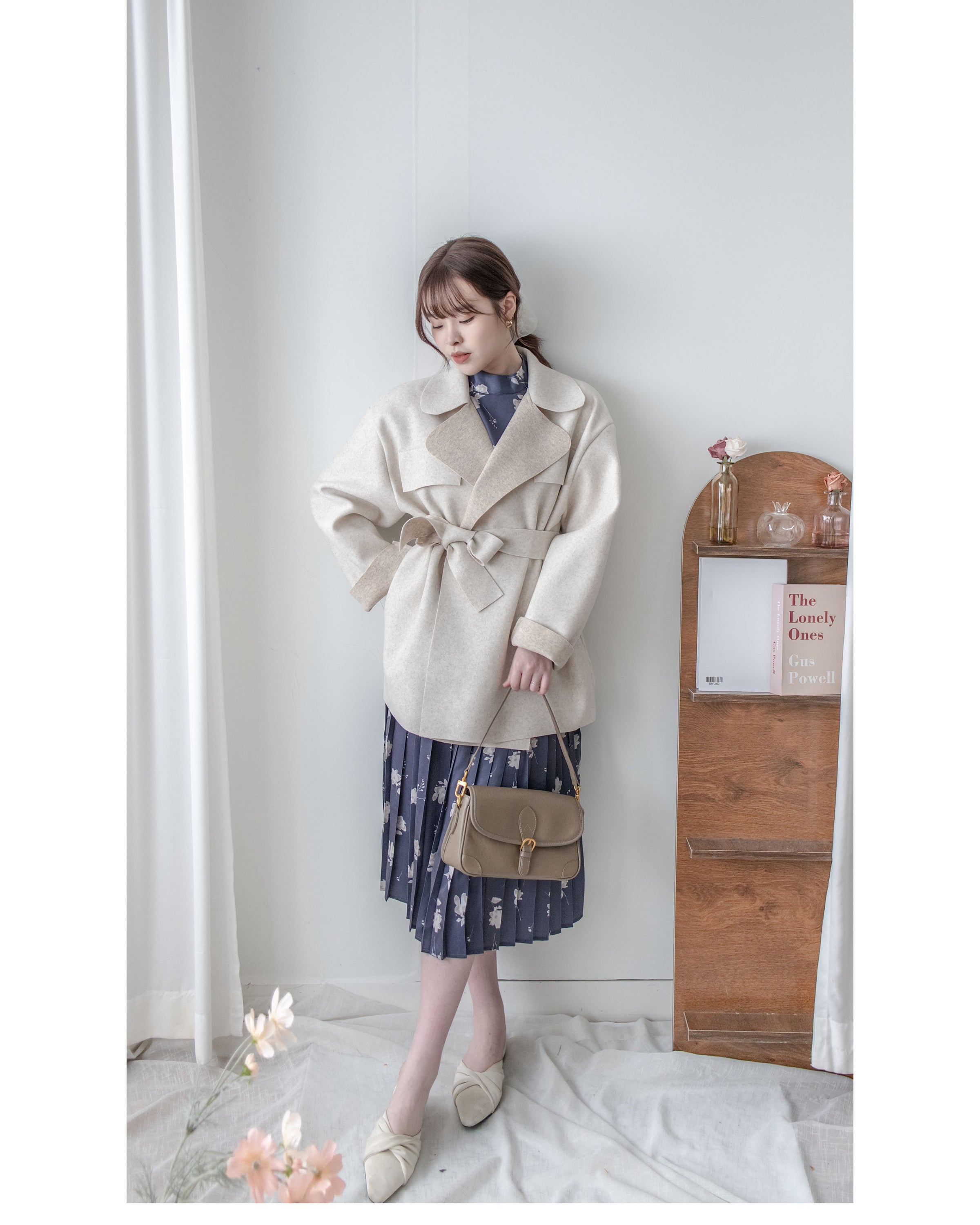 Misty Blue Floral Dress 霧藍白色花瓣舒適高雅連身裙/ DS1044