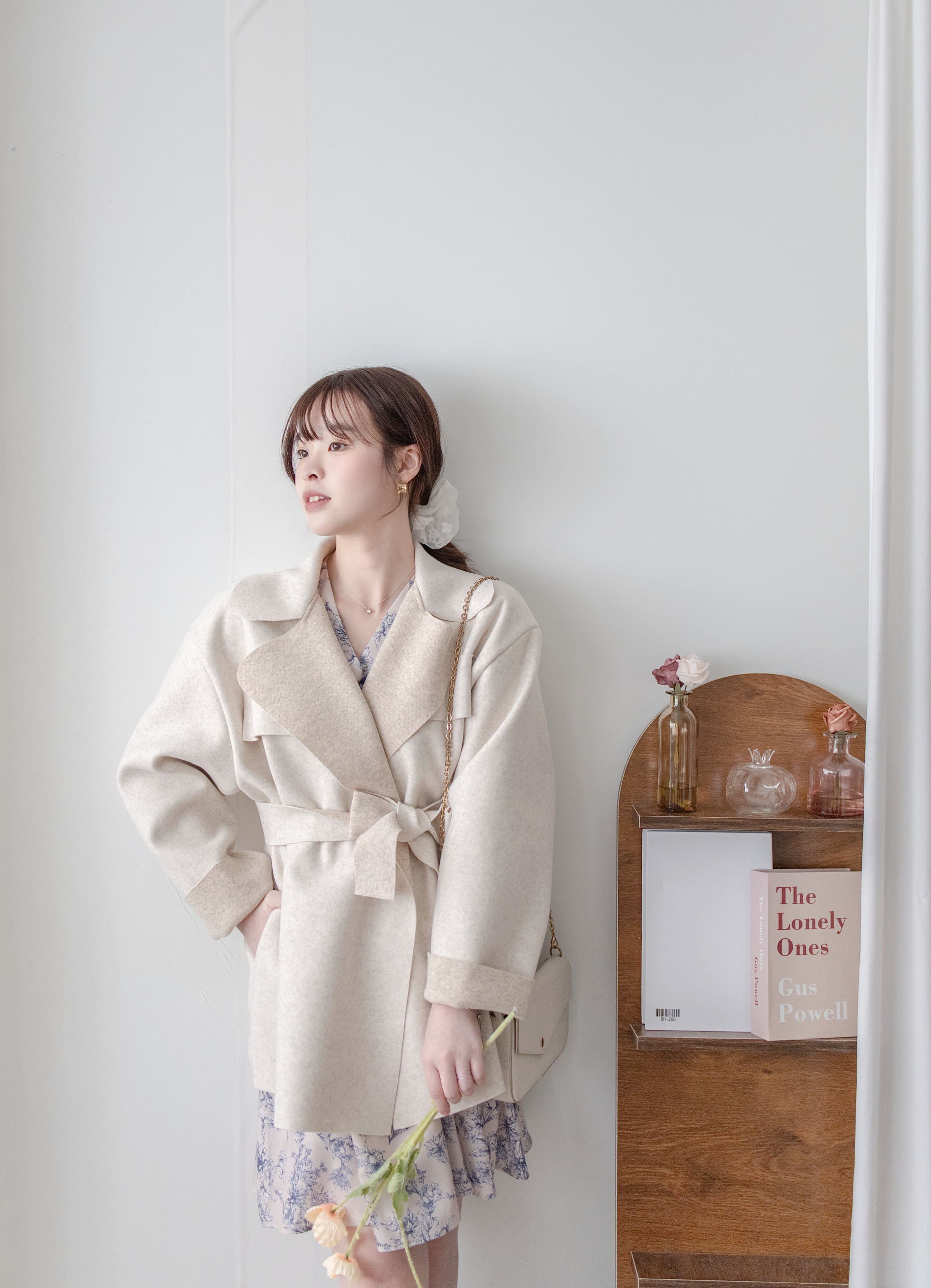【intent X Korea label】 Oatmeal Ivory 優雅翻領蝴蝶修腰短大衣, Coat/ JK8112