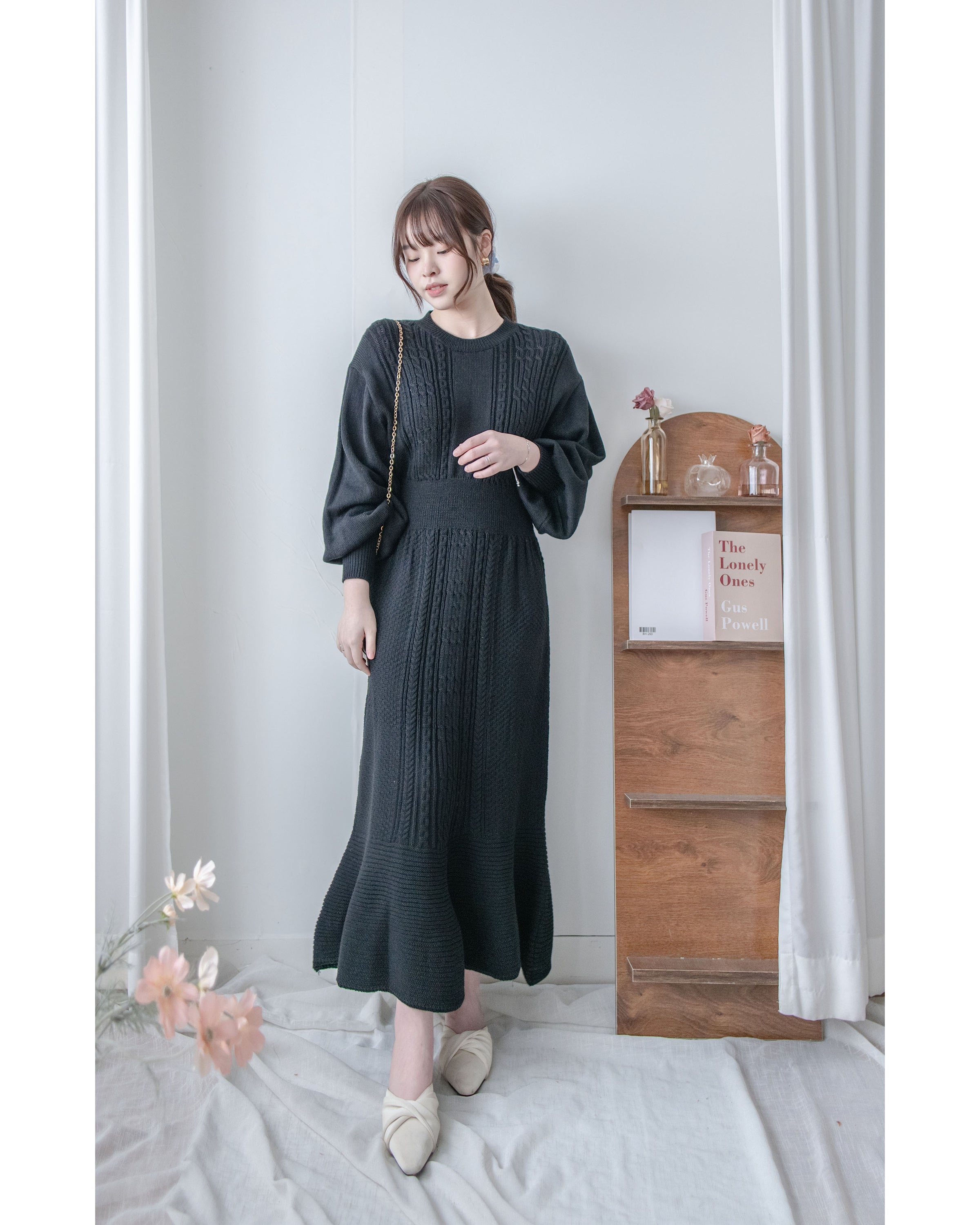 Knitted fishtail Dress 層次織紋舒適收腰傘形魚尾連身裙/ DS1047