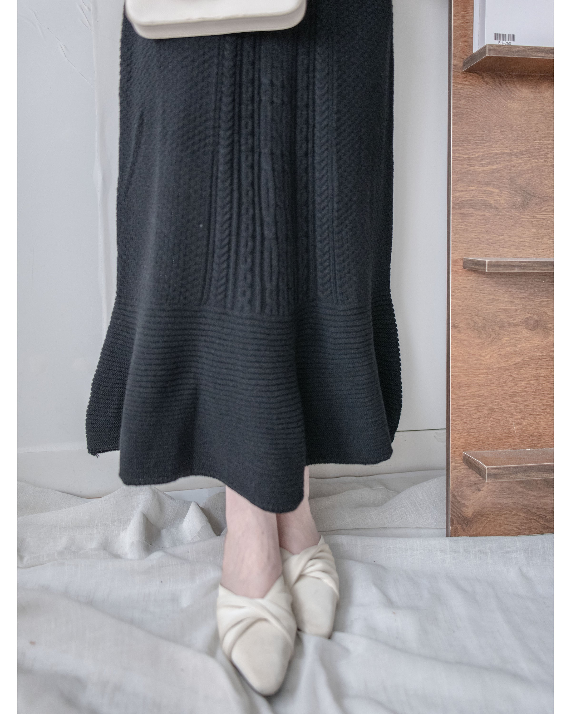 Knitted fishtail Dress 層次織紋舒適收腰傘形魚尾連身裙/ DS1047