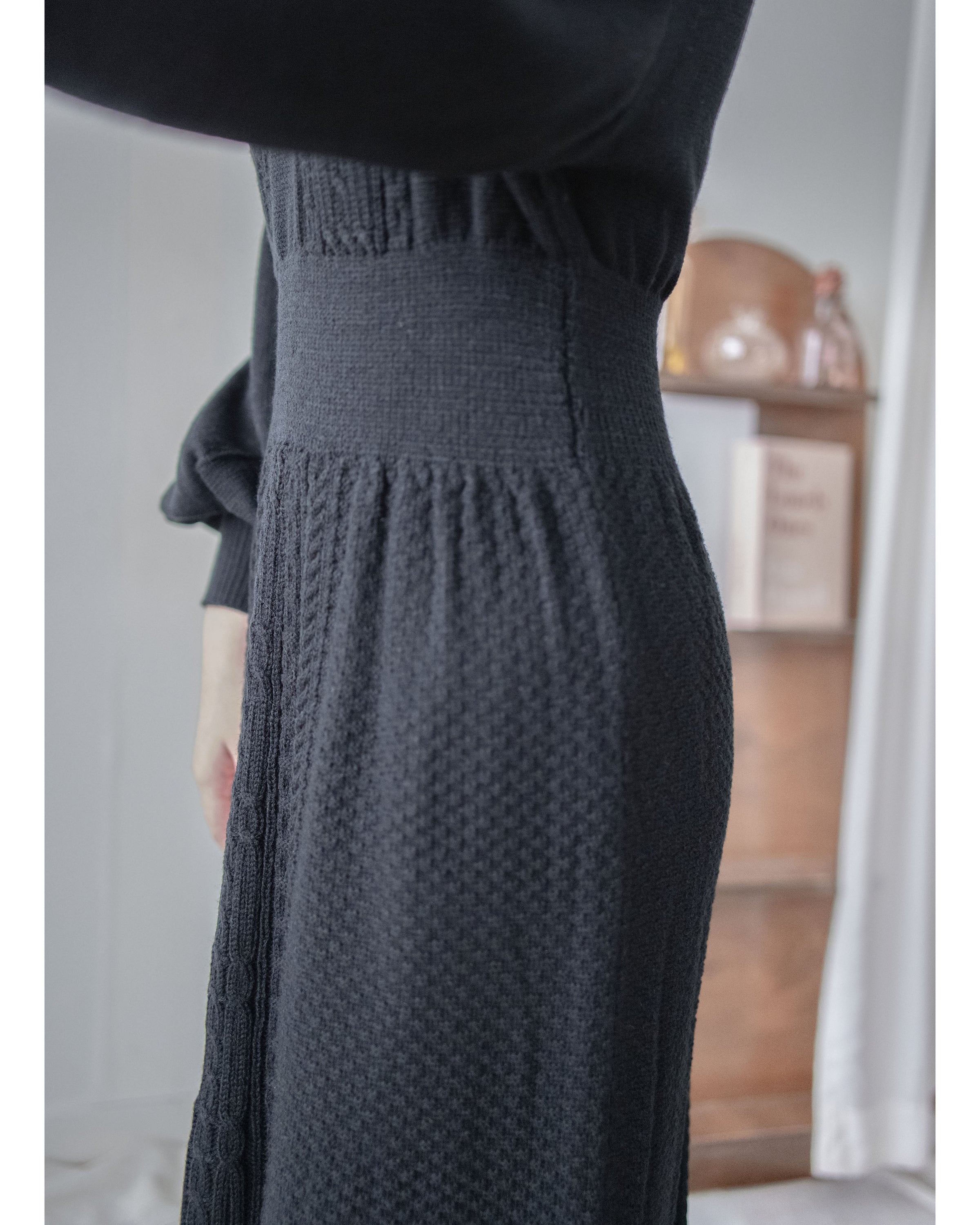 Knitted fishtail Dress 層次織紋舒適收腰傘形魚尾連身裙/ DS1047