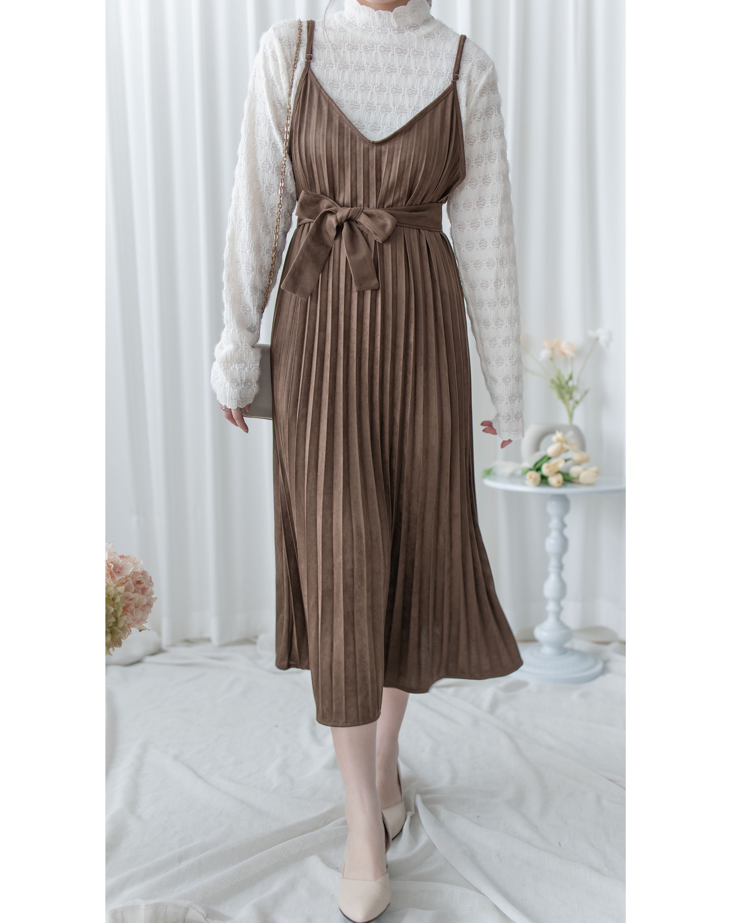 Pleated Vest Dress 立體細褶V領吊帶百褶長裙/ DS1061
