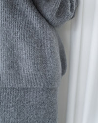 V-neck Knit Skirt Set 細膩條紋V領上衣直裙套裝/ SE8106 (Pre-order 2月5日截單)