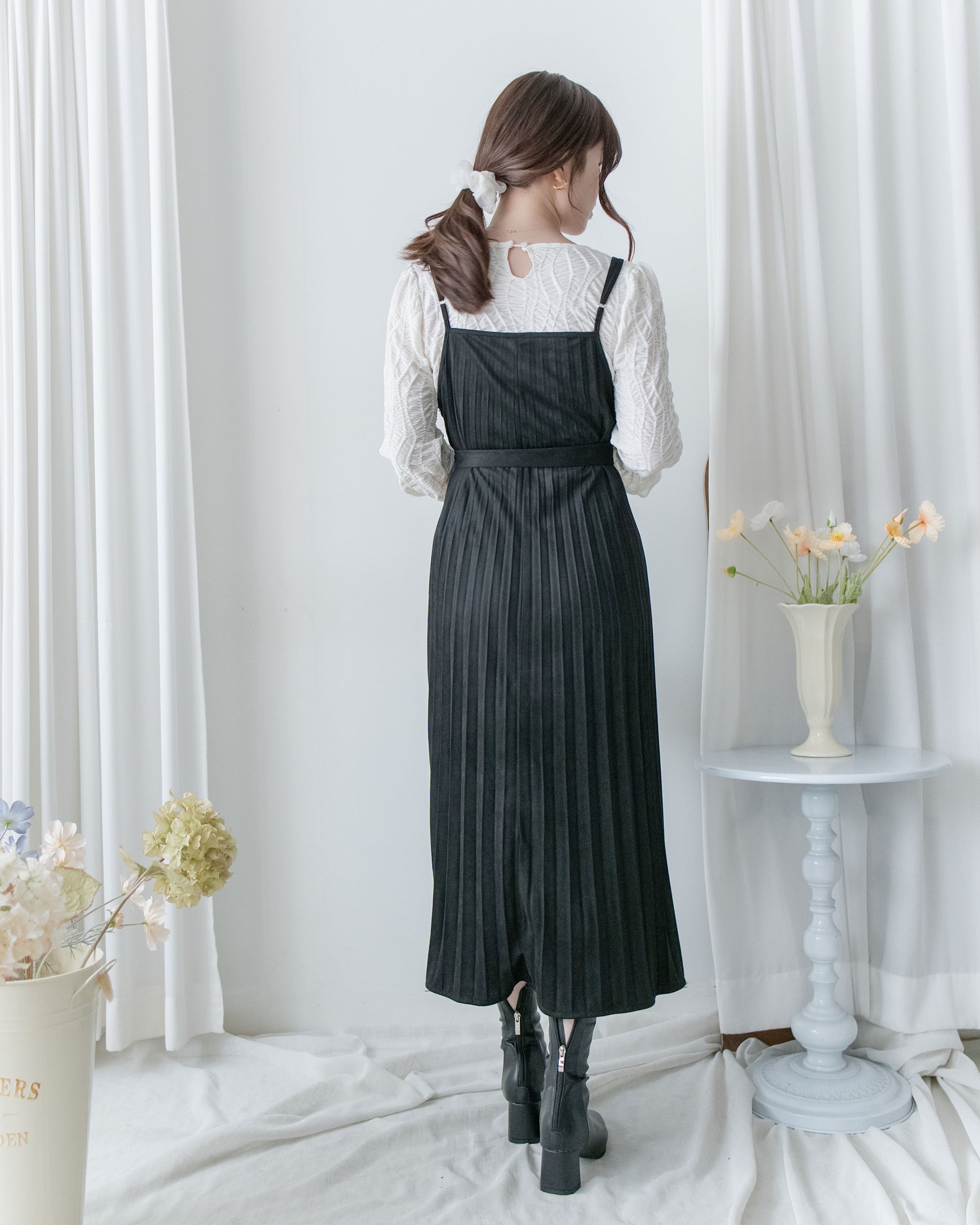 Pleated Vest Dress 立體細褶V領吊帶百褶長裙/ DS1061
