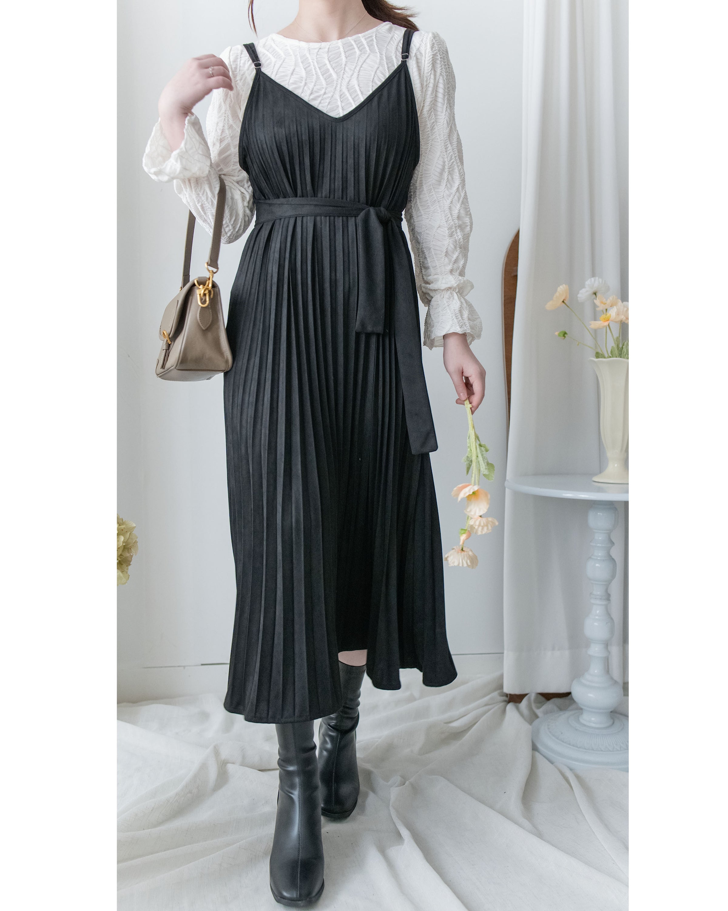 Pleated Vest Dress 立體細褶V領吊帶百褶長裙/ DS1061