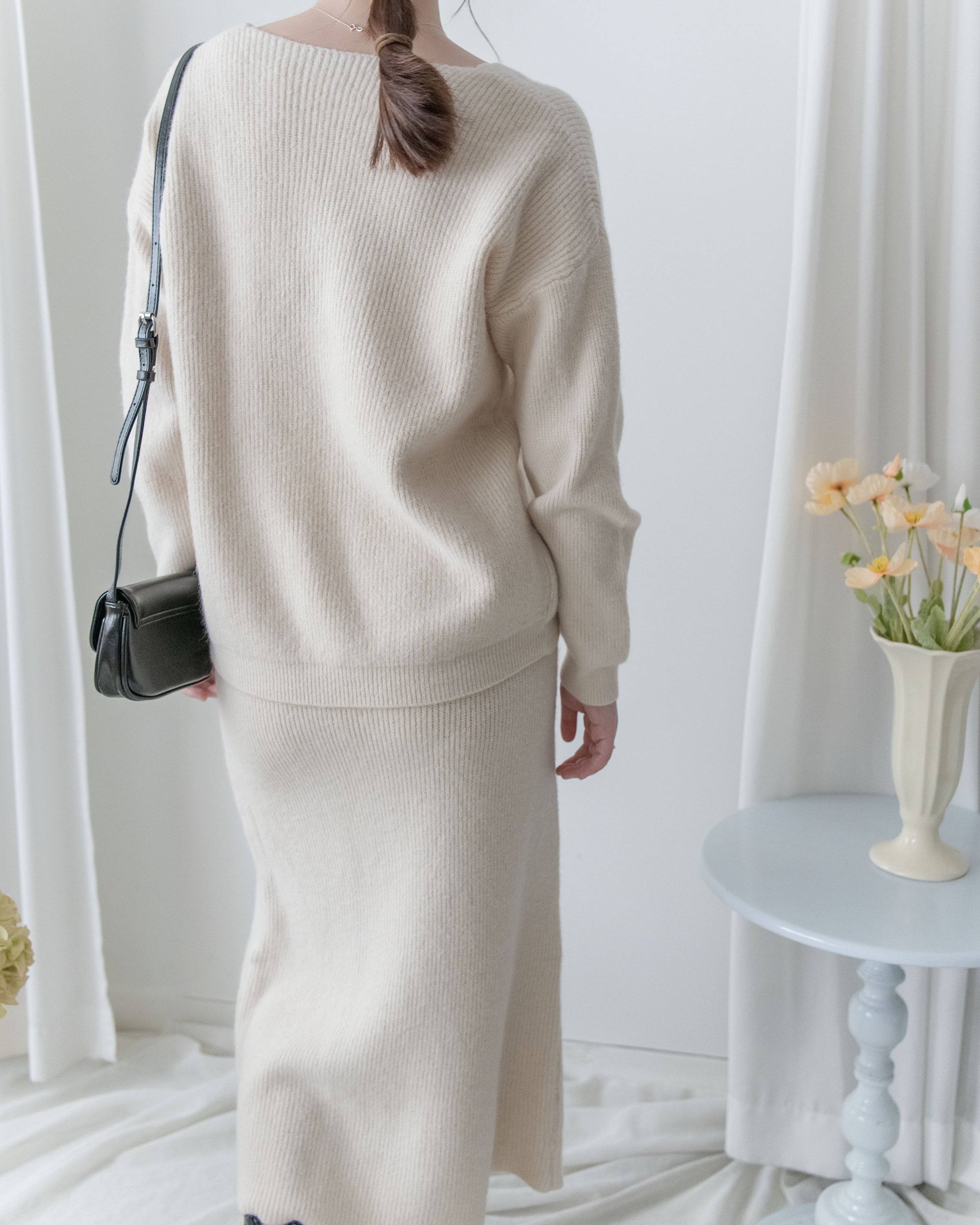 V-neck Knit Skirt Set 細膩條紋V領上衣直裙套裝/ SE8106 (Pre-order 2月5日截單)