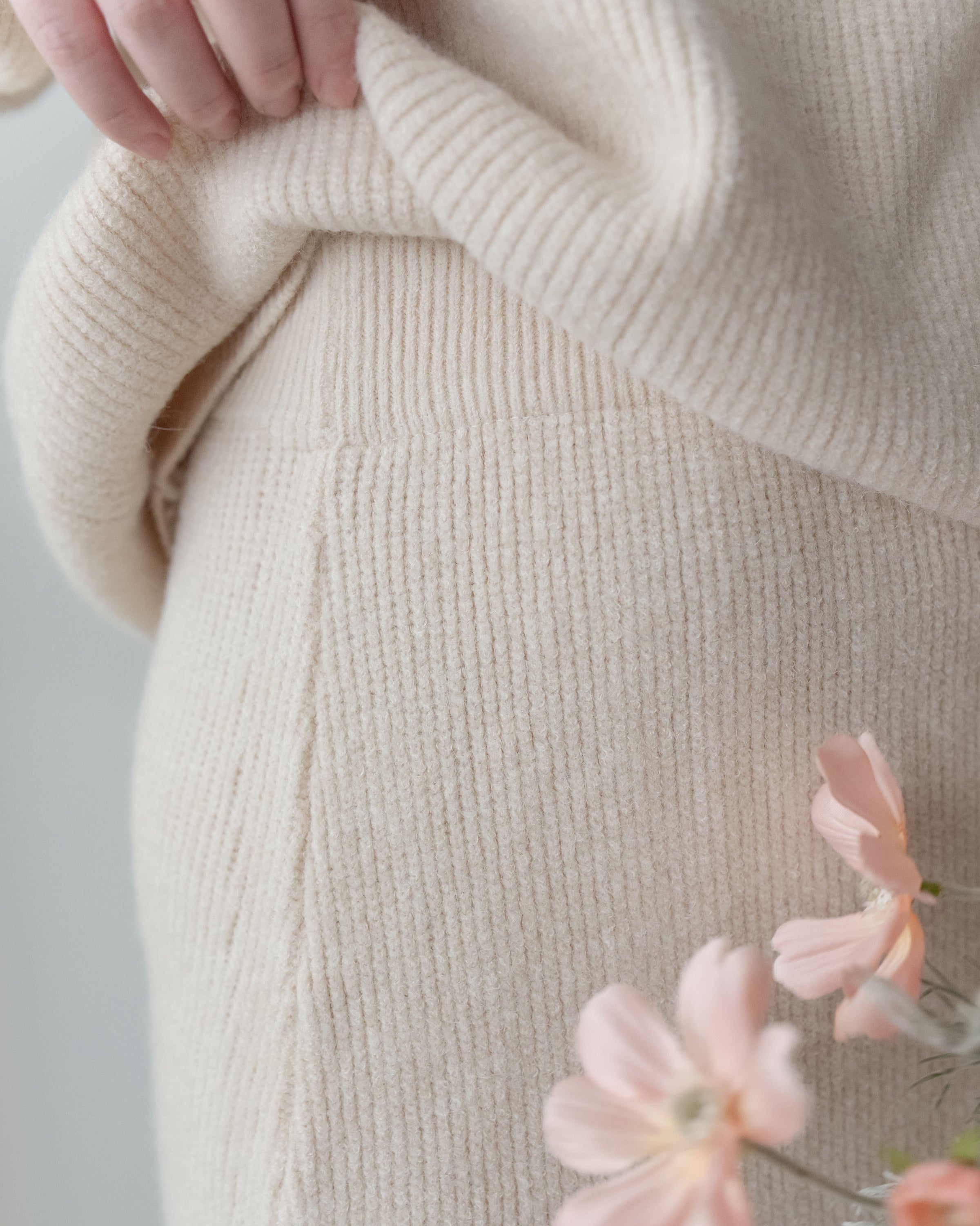 V-neck Knit Skirt Set 細膩條紋V領上衣直裙套裝/ SE8106 (Pre-order 2月5日截單)