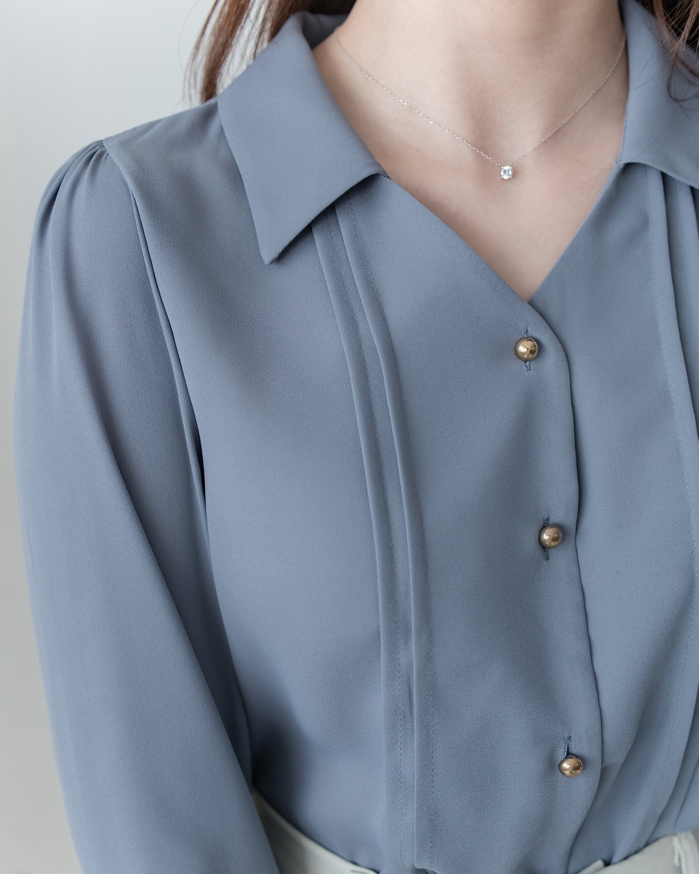 Button Collar Blouse 立體細褶V領金扣襯衫/ BU9127 (Pre-order steelblue milktea 3月3截單)